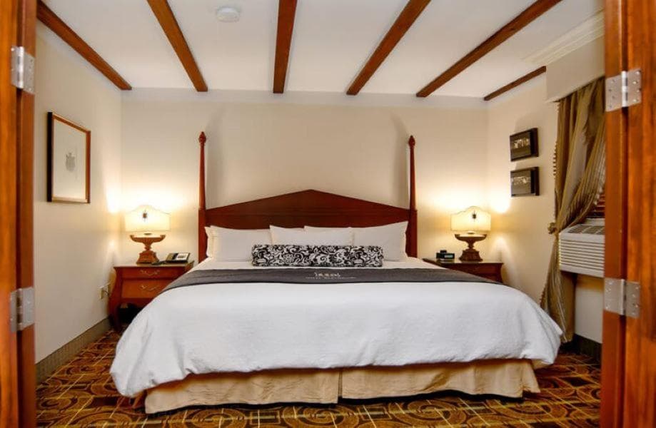 Brand Plaza Hotel gallery photo in Glendale, CA — image 11