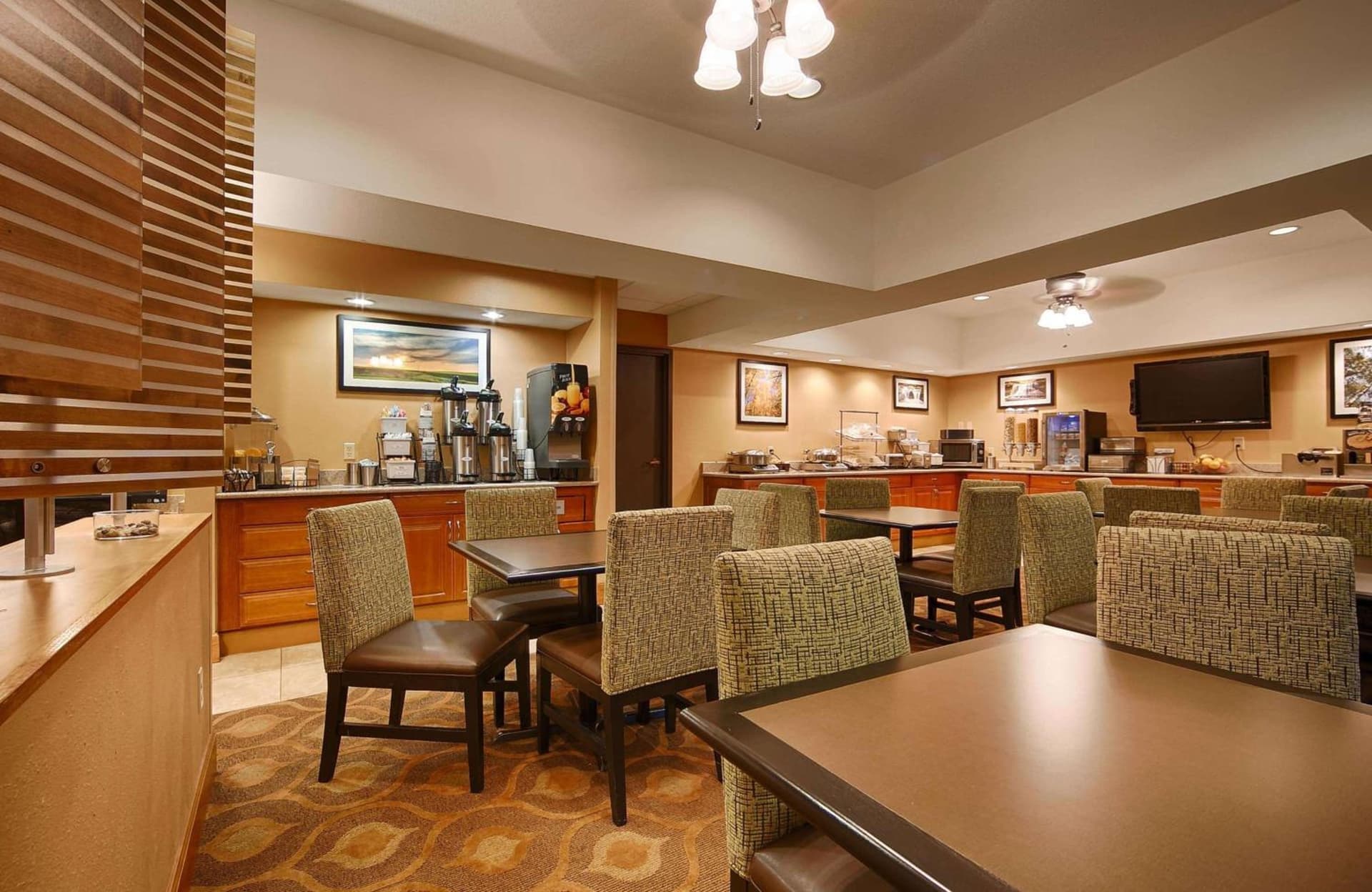 Mishawaka Inn property views in South Bend, IN — gallery photo 3