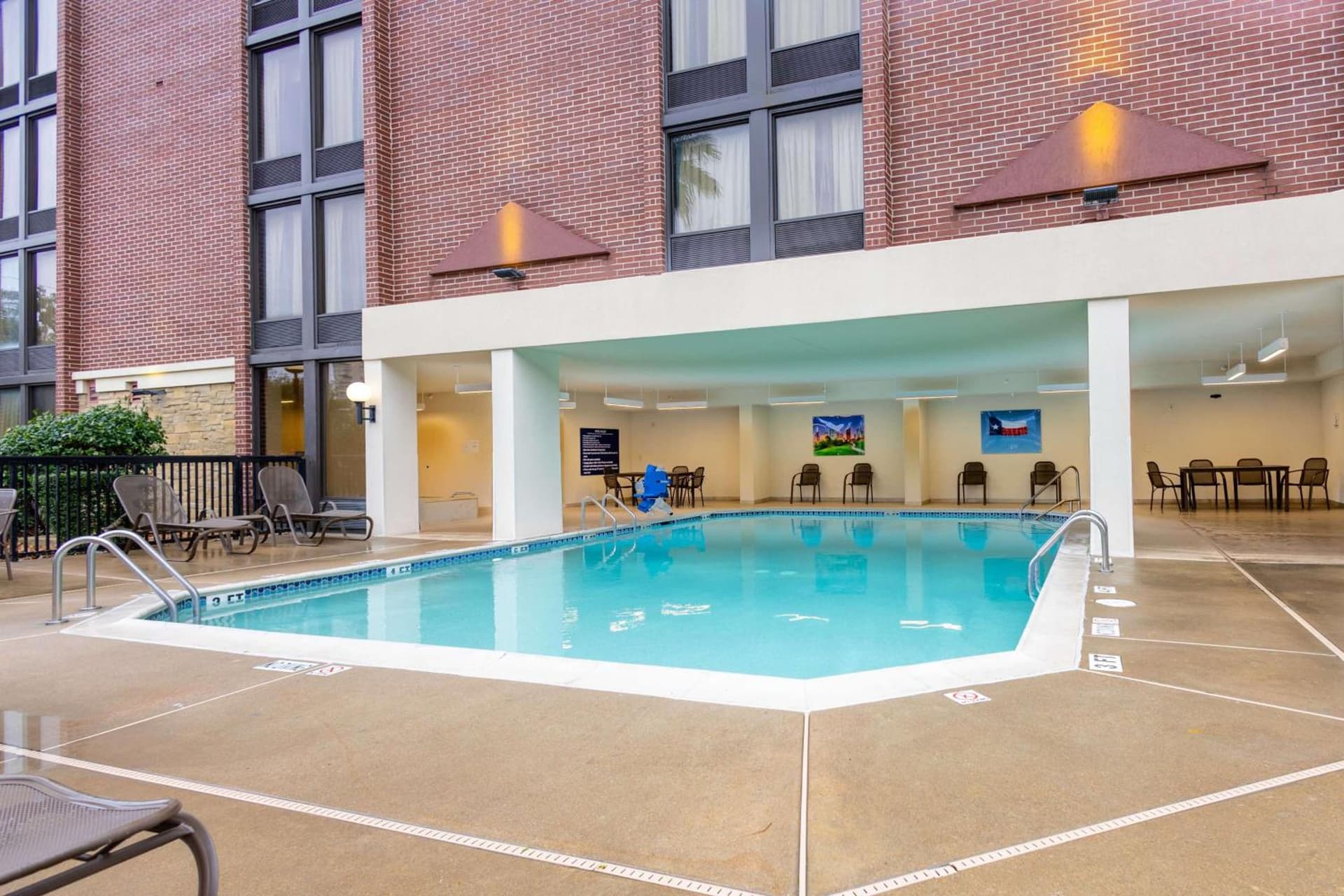 Drury Inn & Suites Houston Galleria gallery photo in Houston, TX — image 12