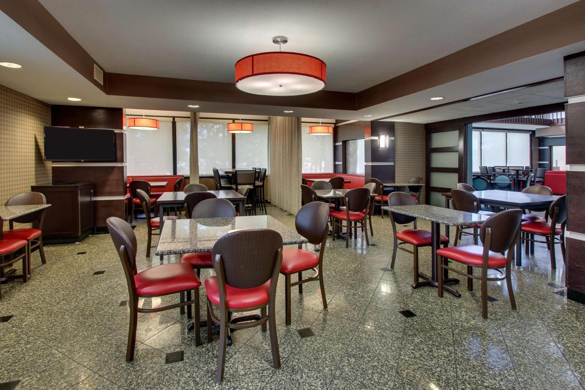 Heritage Inn & Suites The Woodlands, Trademark by Wyndham gallery photo in The Woodlands, TX — image 7