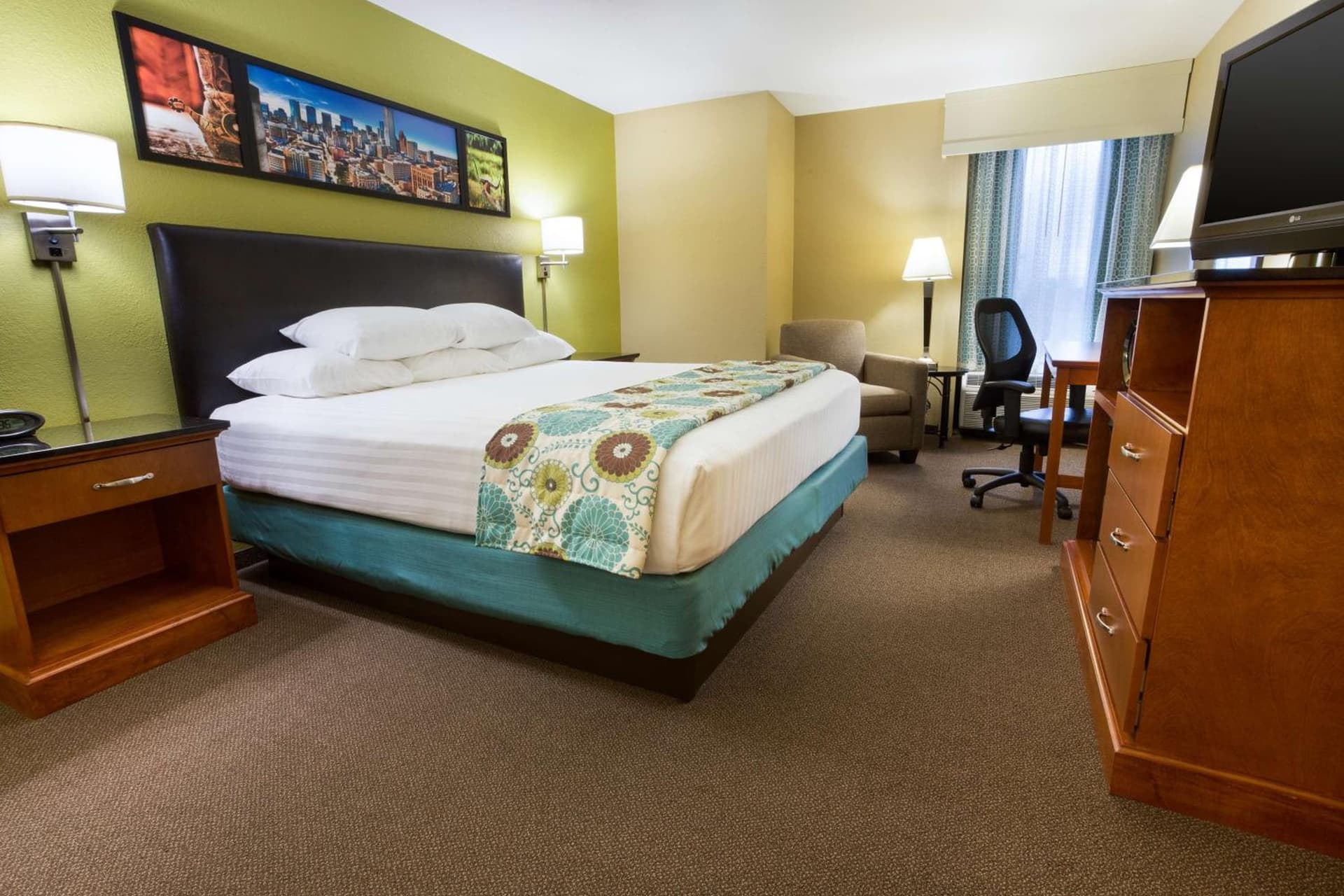 Heritage Inn & Suites The Woodlands, Trademark by Wyndham gallery photo in The Woodlands, TX — image 27
