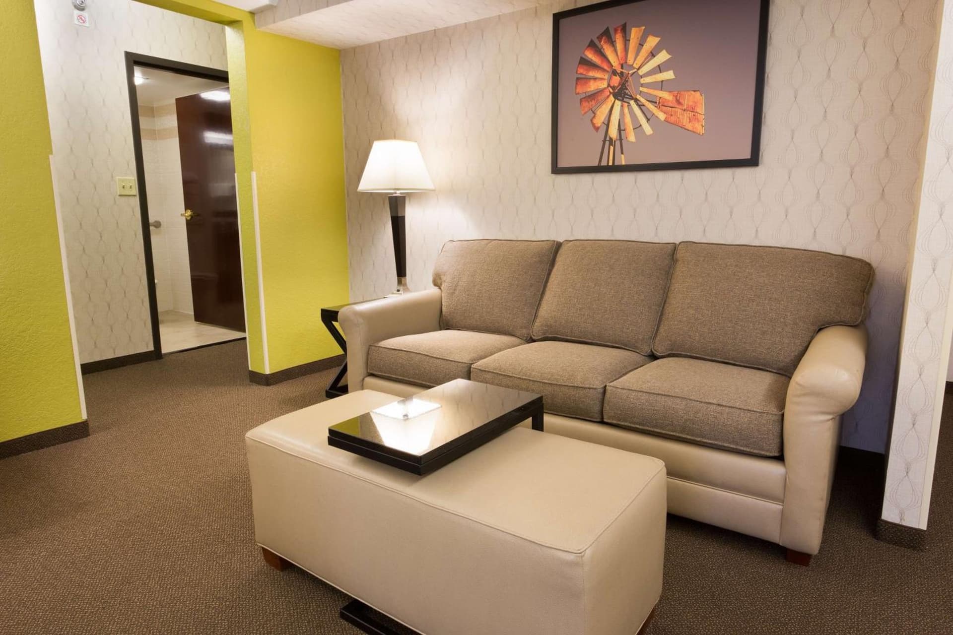 Heritage Inn & Suites The Woodlands, Trademark by Wyndham gallery photo in The Woodlands, TX — image 11
