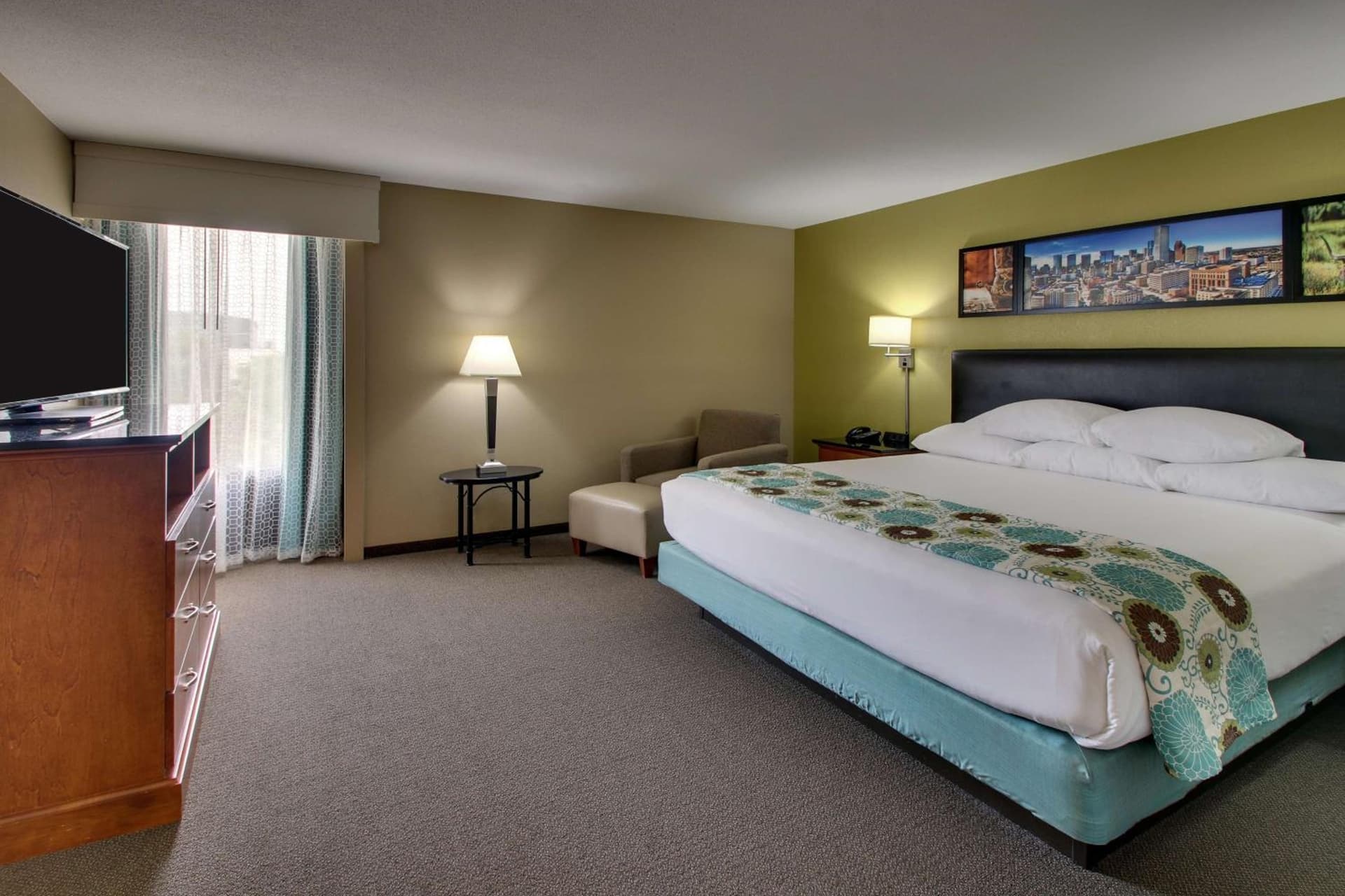 Heritage Inn & Suites The Woodlands, Trademark by Wyndham gallery photo in The Woodlands, TX — image 18