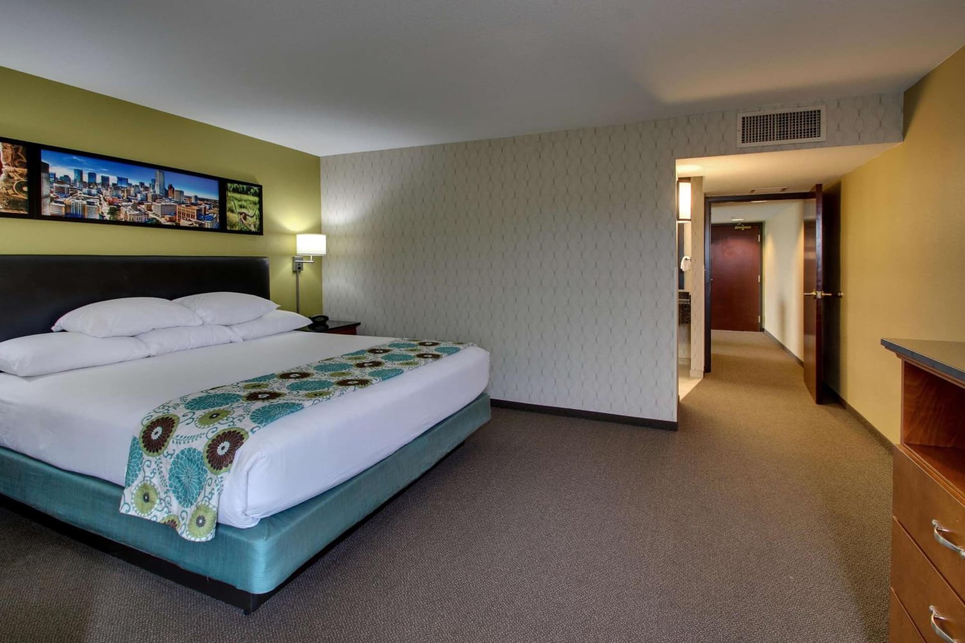 Heritage Inn & Suites The Woodlands, Trademark by Wyndham gallery photo in The Woodlands, TX — image 22