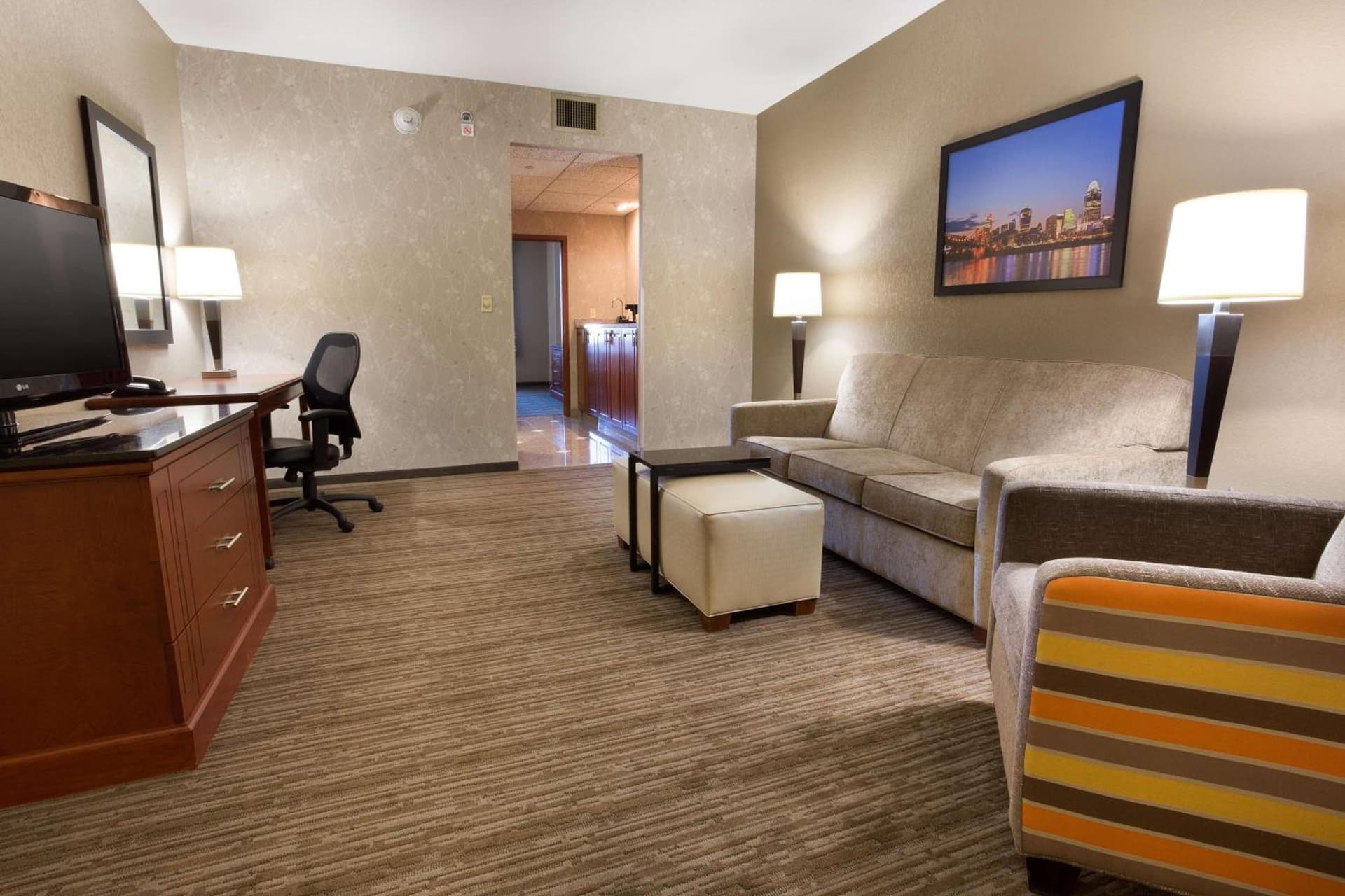 Drury Inn & Suites Cincinnati Sharonville property views in Sharonville, OH — gallery photo 3