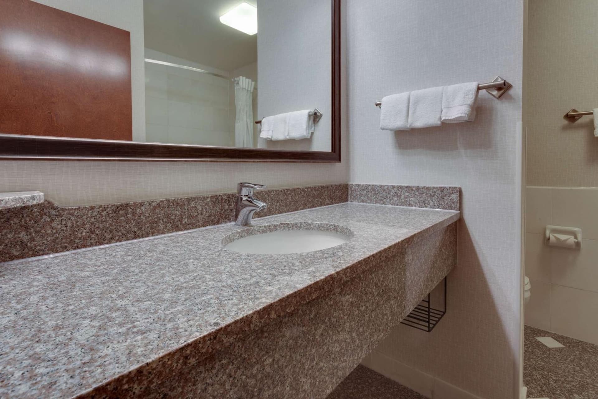 Drury Inn & Suites St. Louis Forest Park gallery photo in Saint Louis, MO — image 11