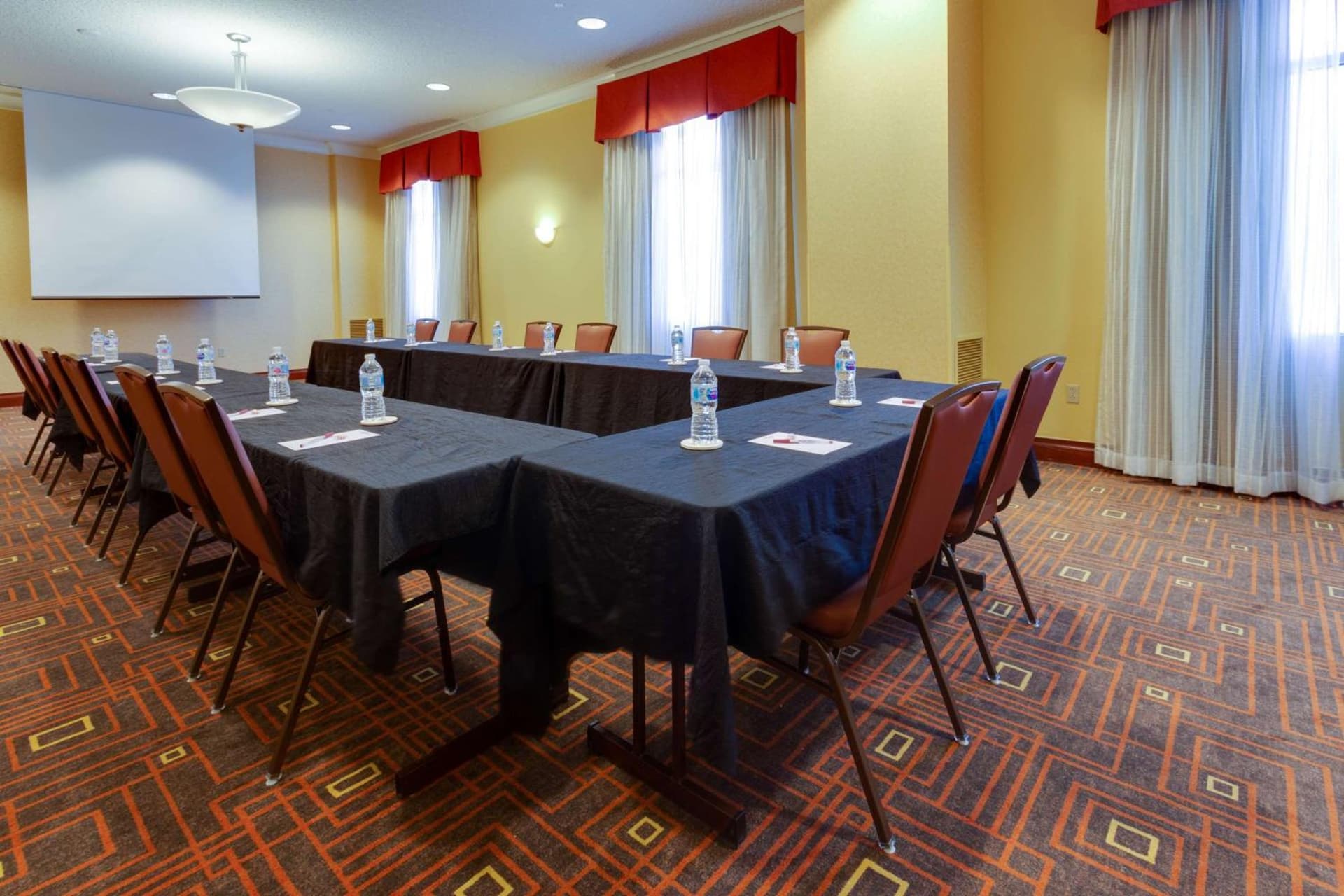 Drury Inn & Suites St. Louis Forest Park gallery photo in Saint Louis, MO — image 33