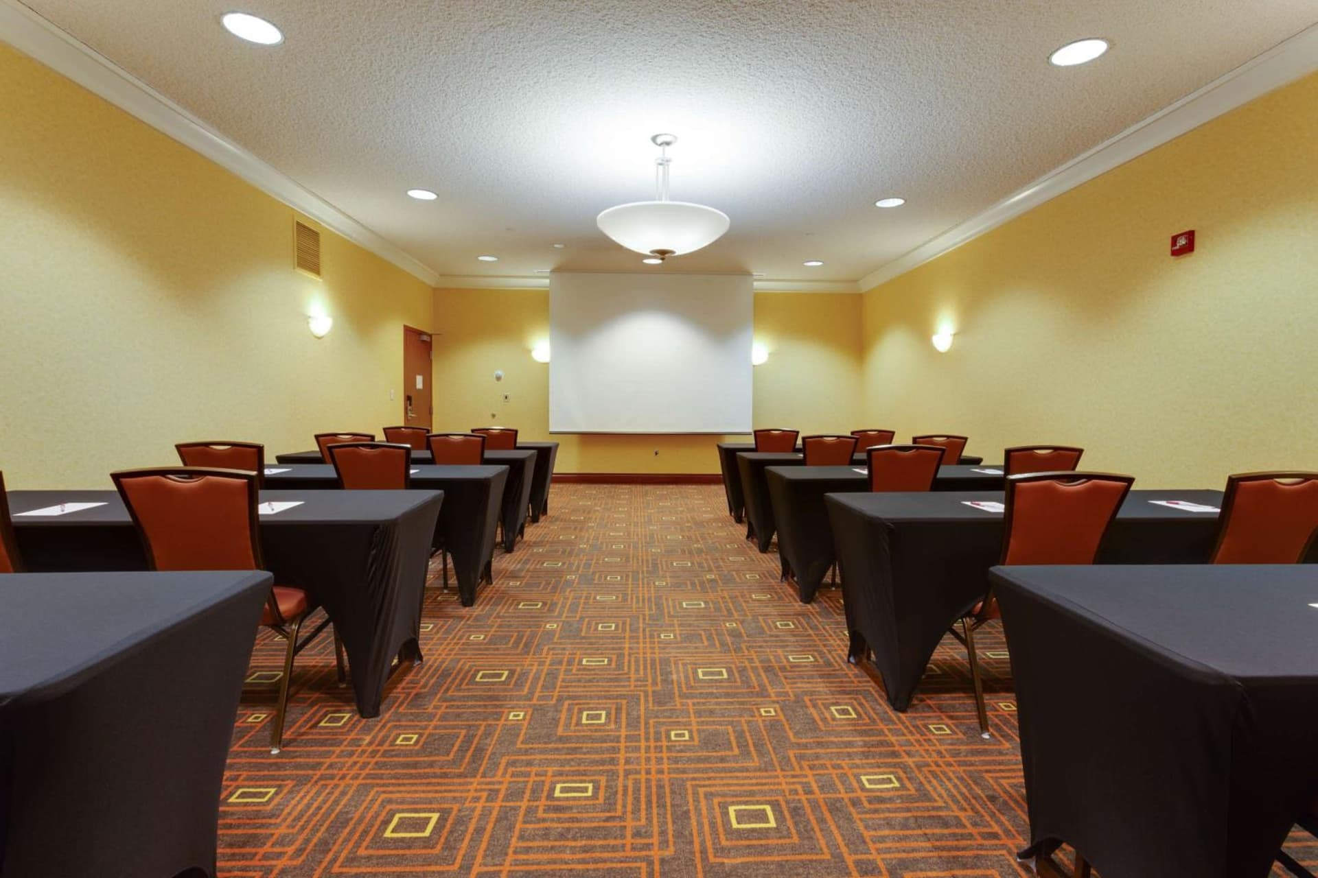 Drury Inn & Suites St. Louis Forest Park gallery photo in Saint Louis, MO — image 10