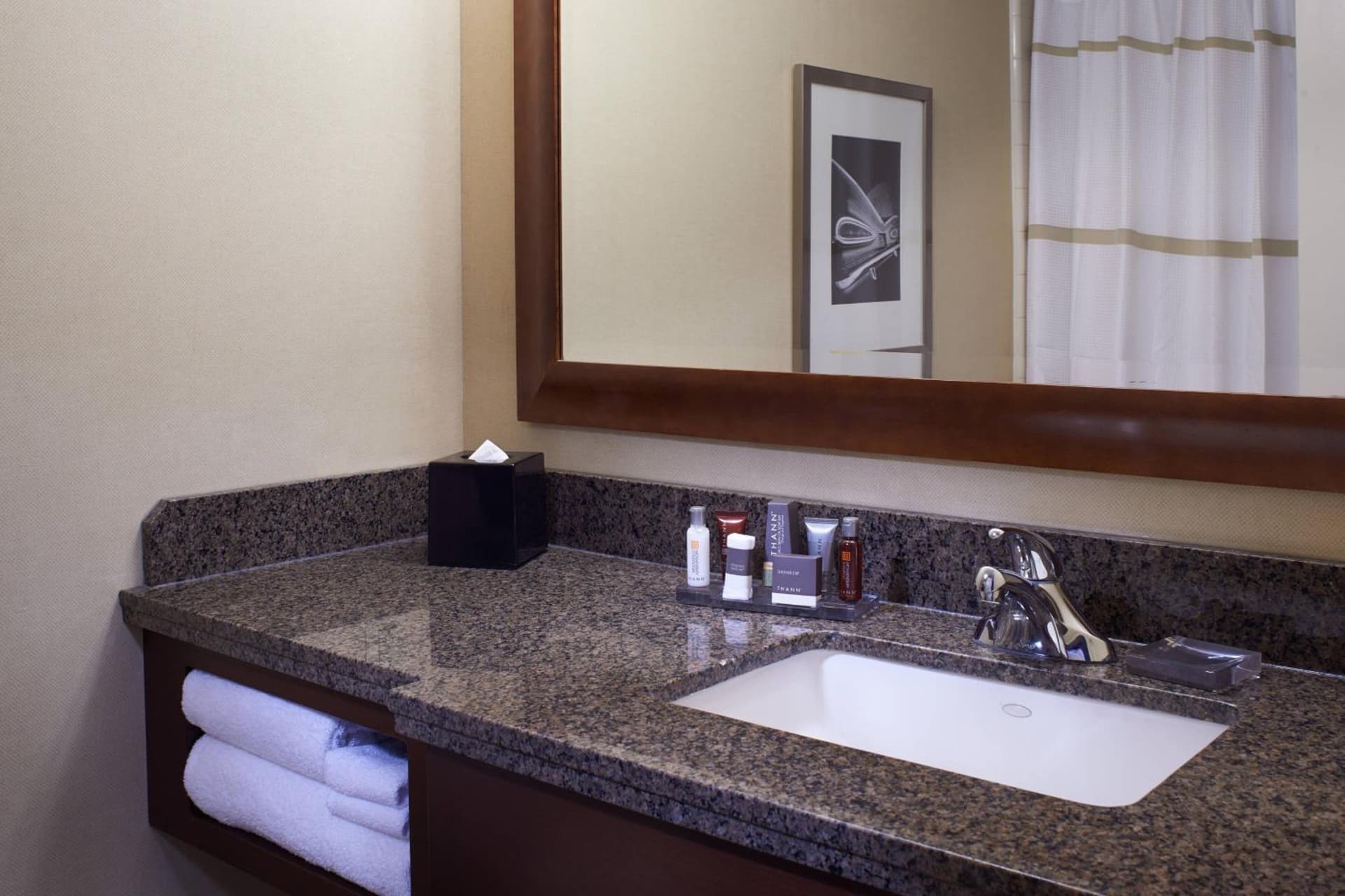 Detroit Marriott at the Renaissance Center gallery photo in Detroit, MI — image 13