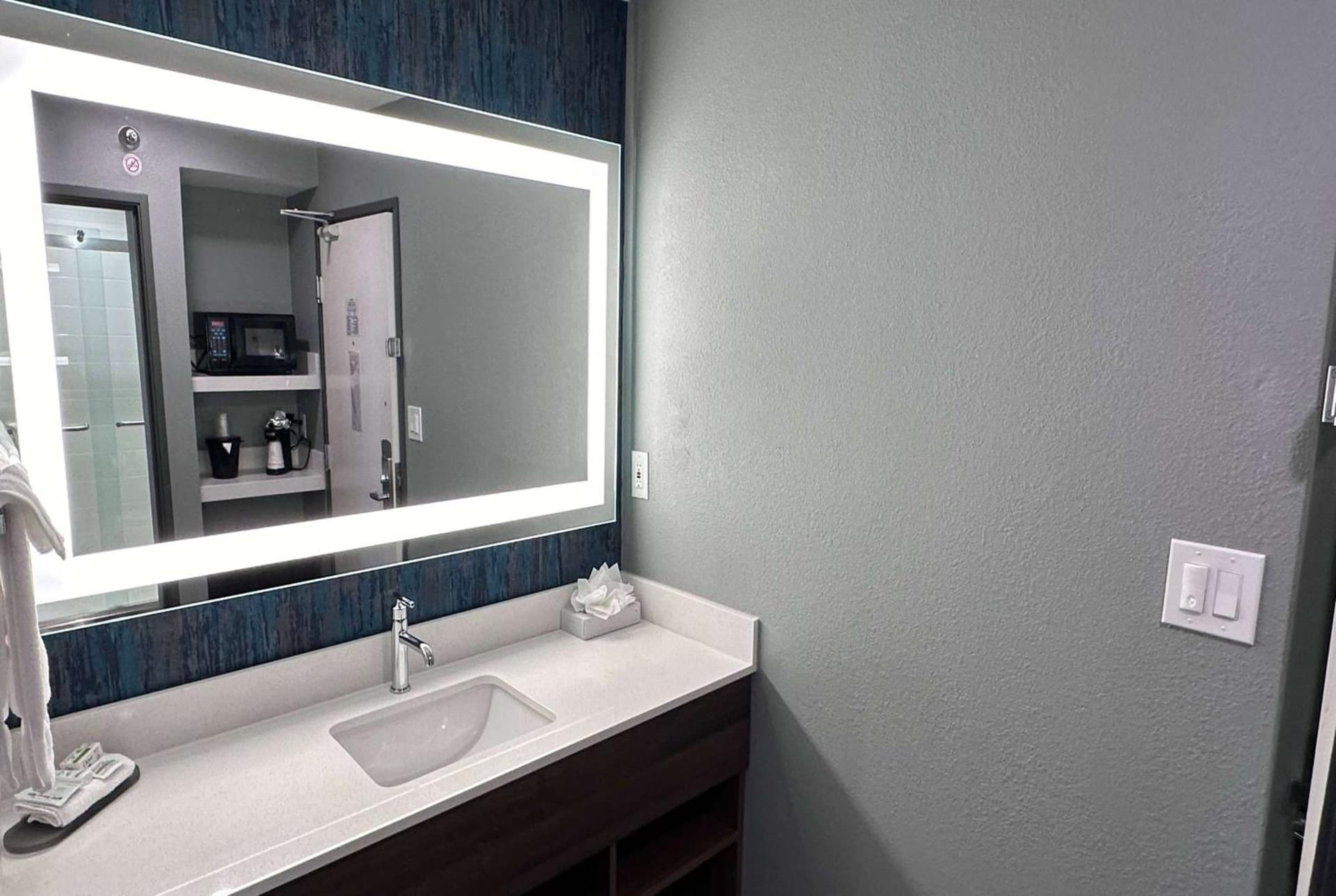 La Quinta by Wyndham Chicago Gurnee property views in Gurnee, IL — gallery photo 3