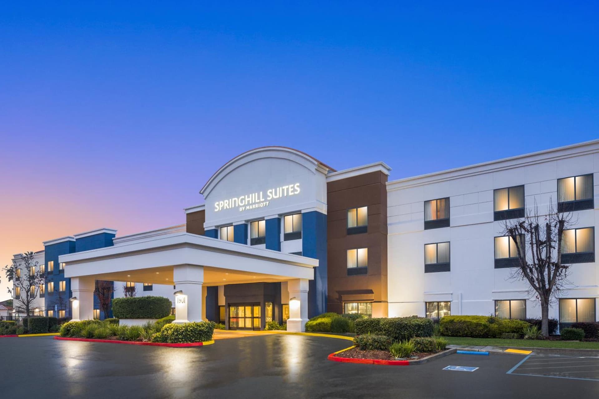 SpringHill Suites by Marriott Modesto interior in Modesto, CA — gallery photo 2