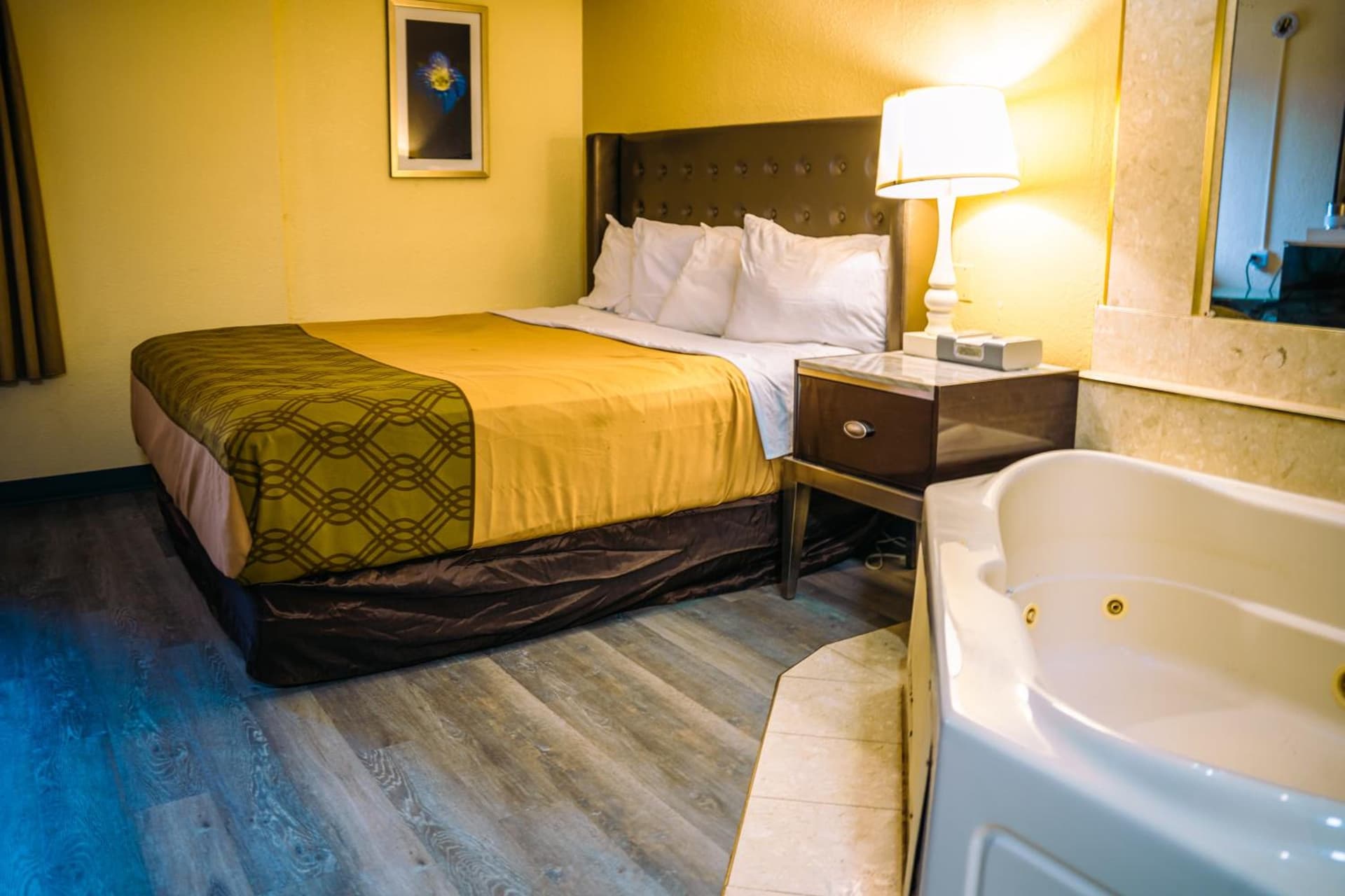 Inn at York gallery photo in York, PA — image 14