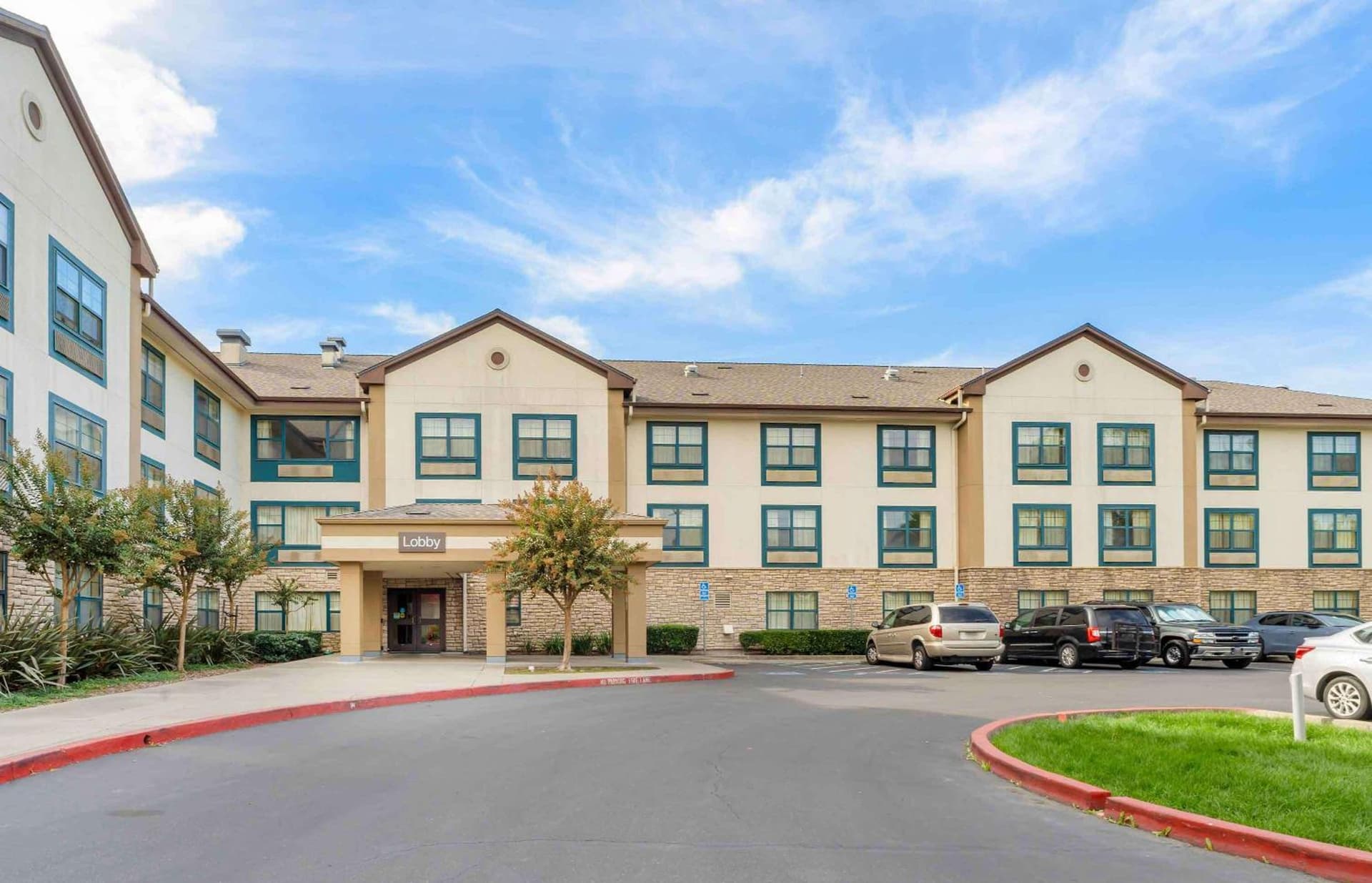 Extended Stay America Suites - Fairfield - Napa Valley interior in Fairfield, CA — gallery photo 2