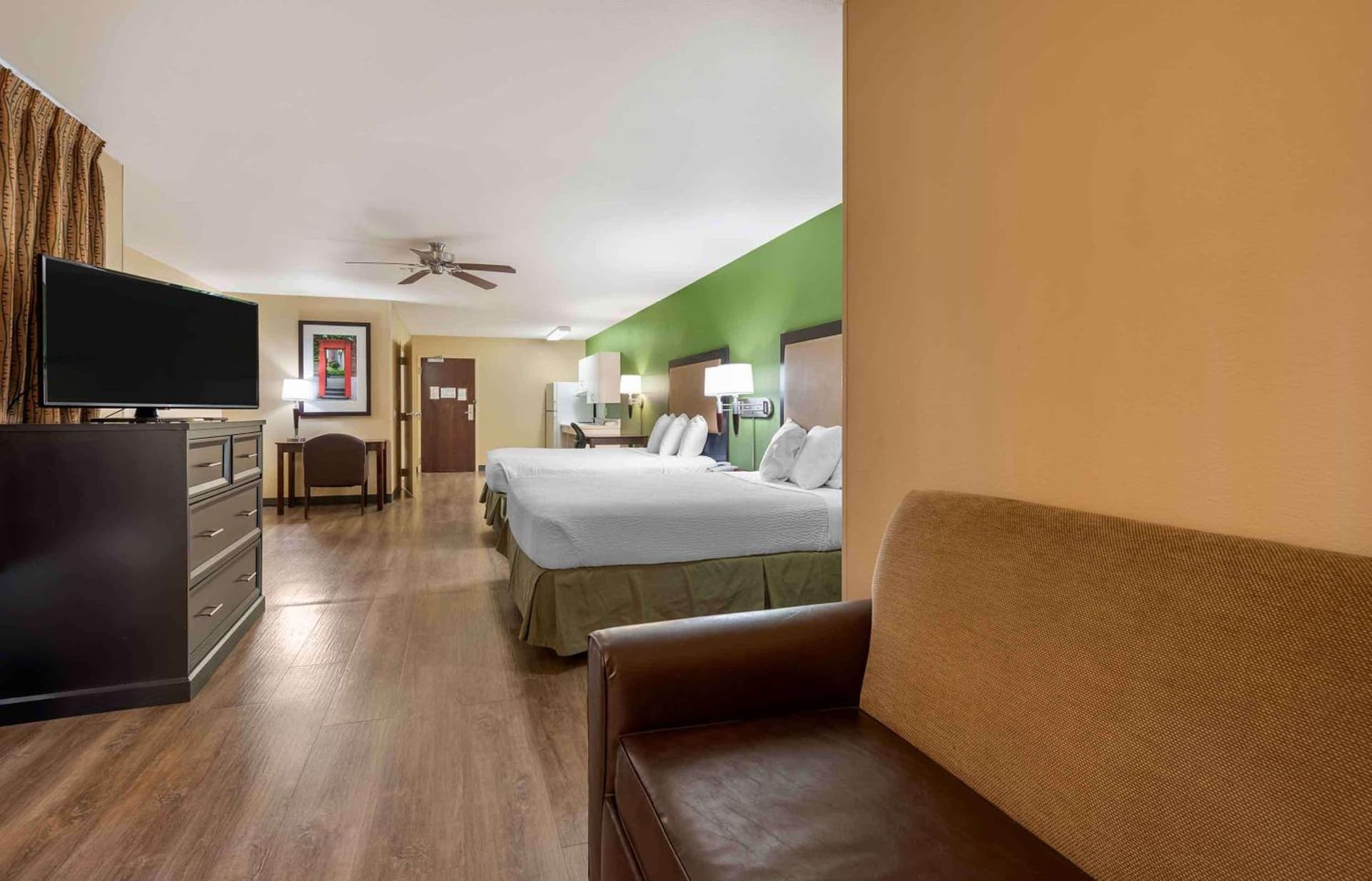 Extended Stay America Suites - Fairfield - Napa Valley interior in Fairfield, CA — gallery photo 2