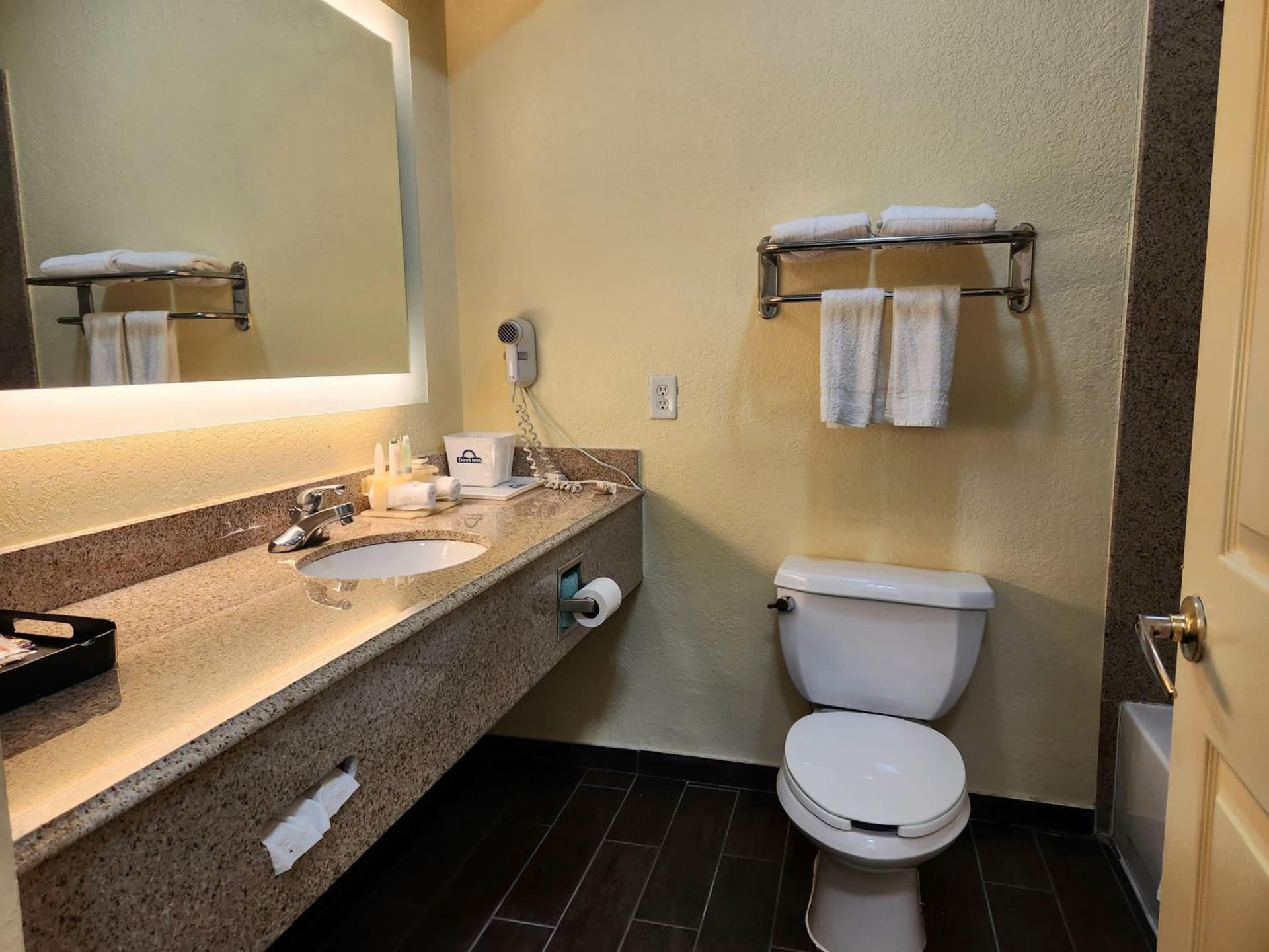 Studio 6 Suites Pasadena, TX gallery photo in Pasadena, TX — image 47