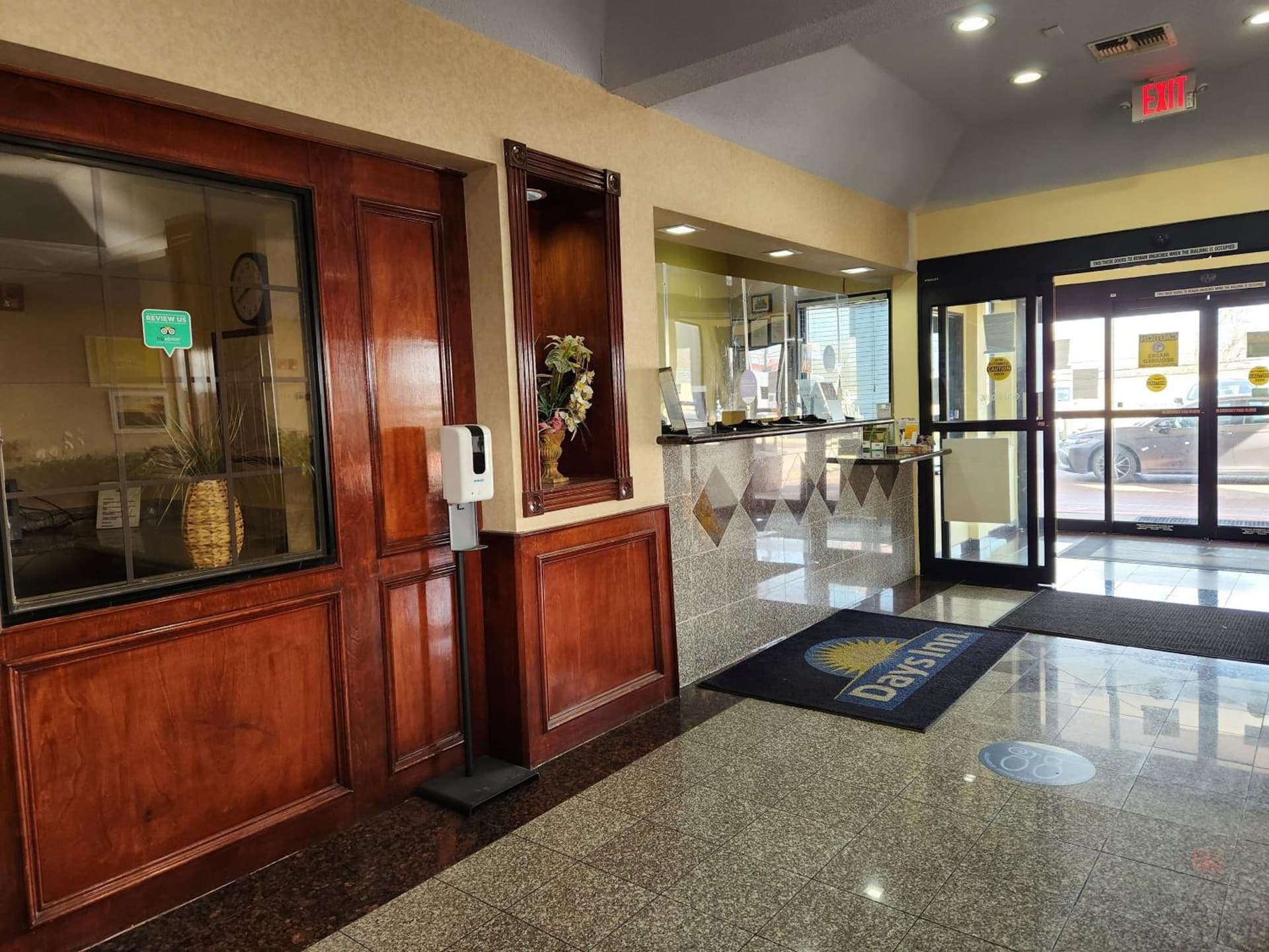 Studio 6 Suites Pasadena, TX property views in Pasadena, TX — gallery photo 3
