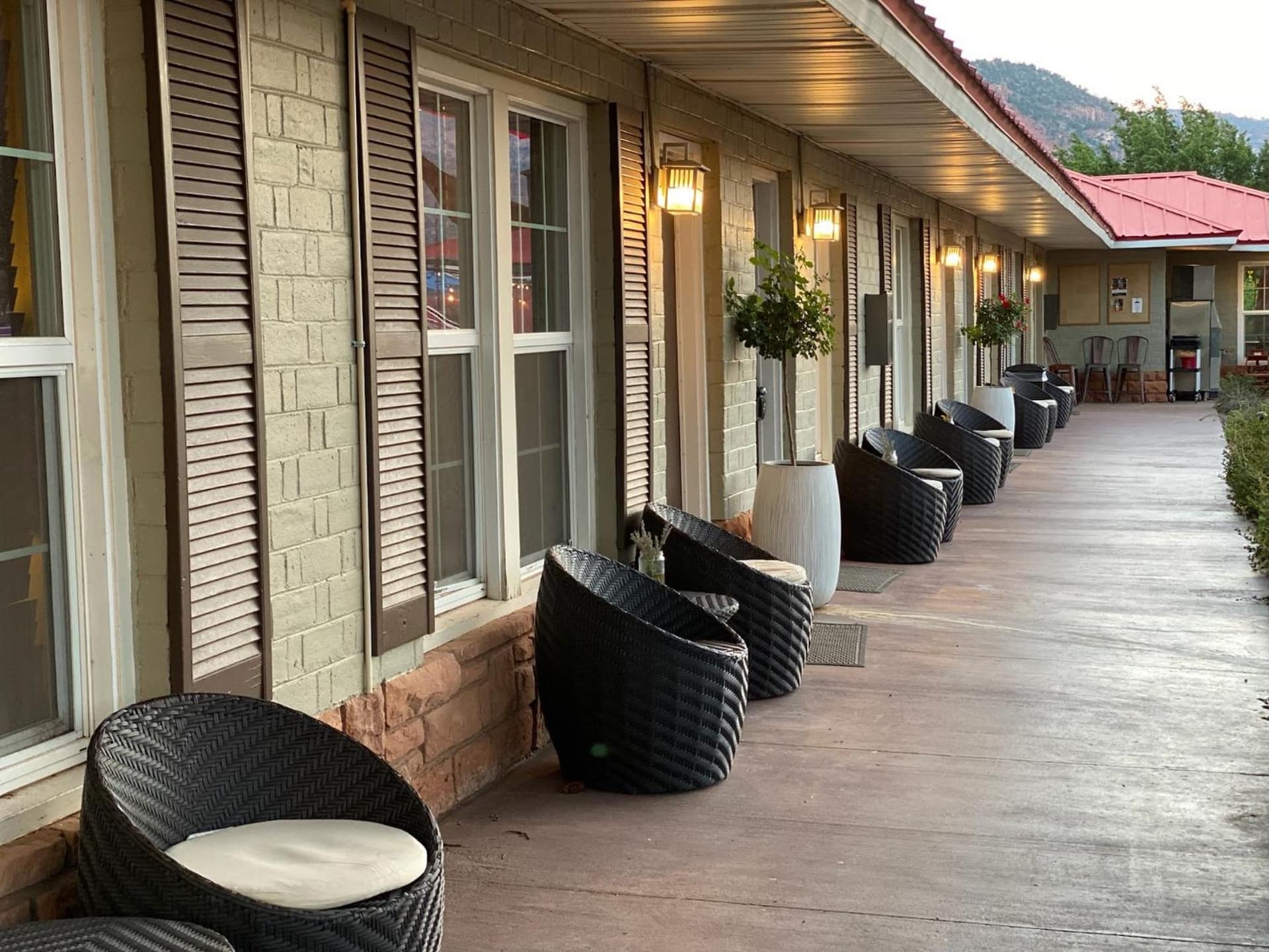 The Flagstone Boutique Inn & Suites property views in Kanab, UT — gallery photo 3