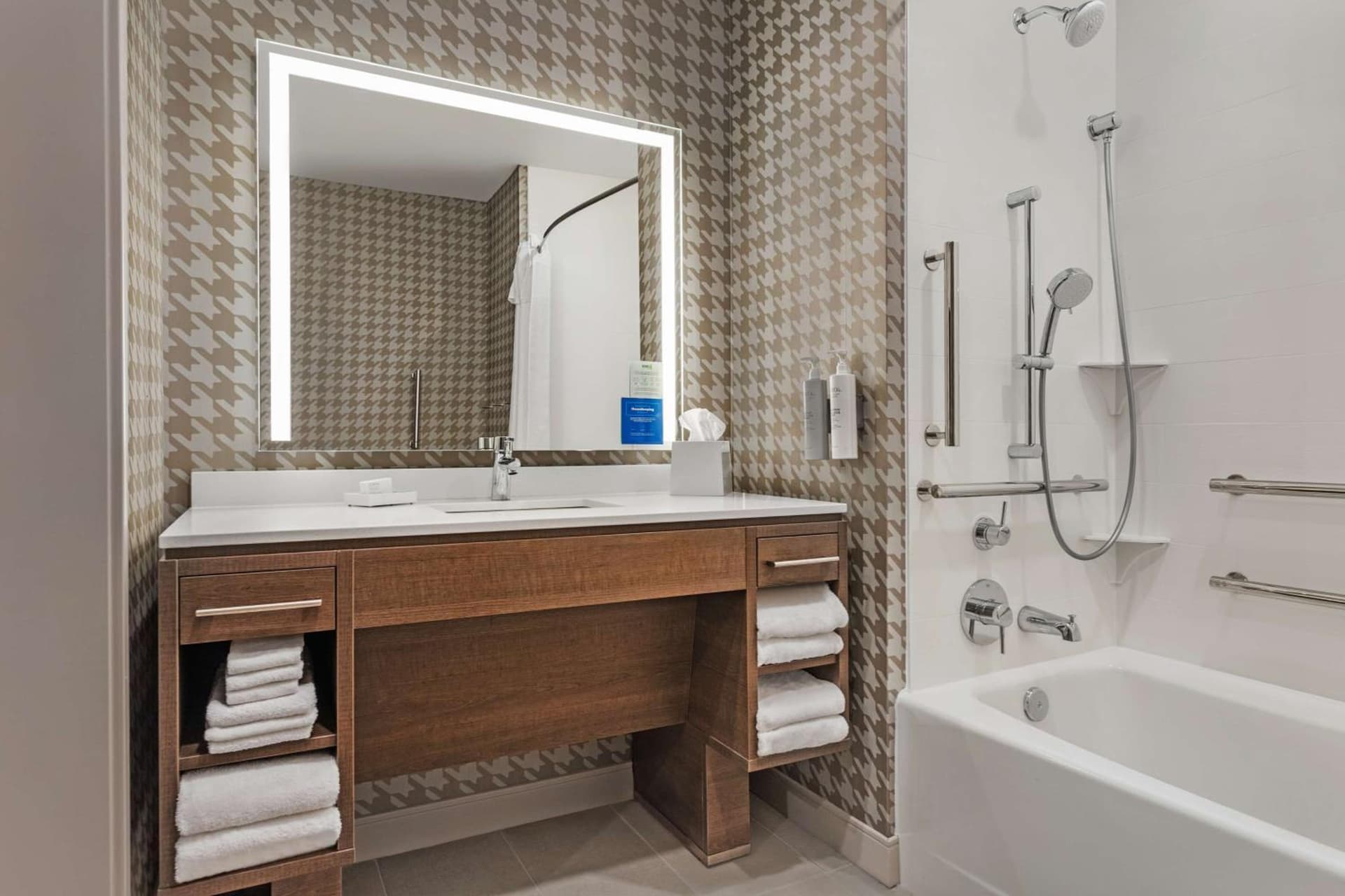 Home2 Suites By Hilton Cedar Rapids Westdale gallery photo in Cedar Rapids, IA — image 7