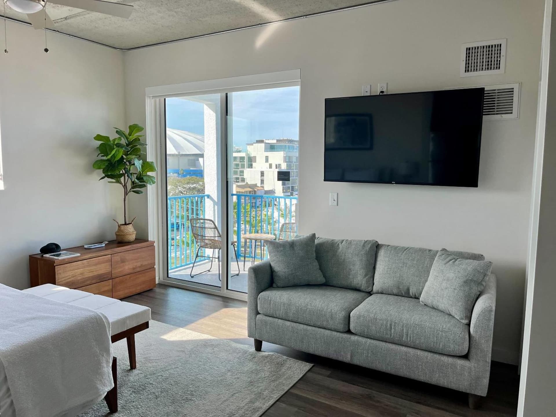Mint House St Petersburg by Kasa interior in St Petersburg, FL — gallery photo 2