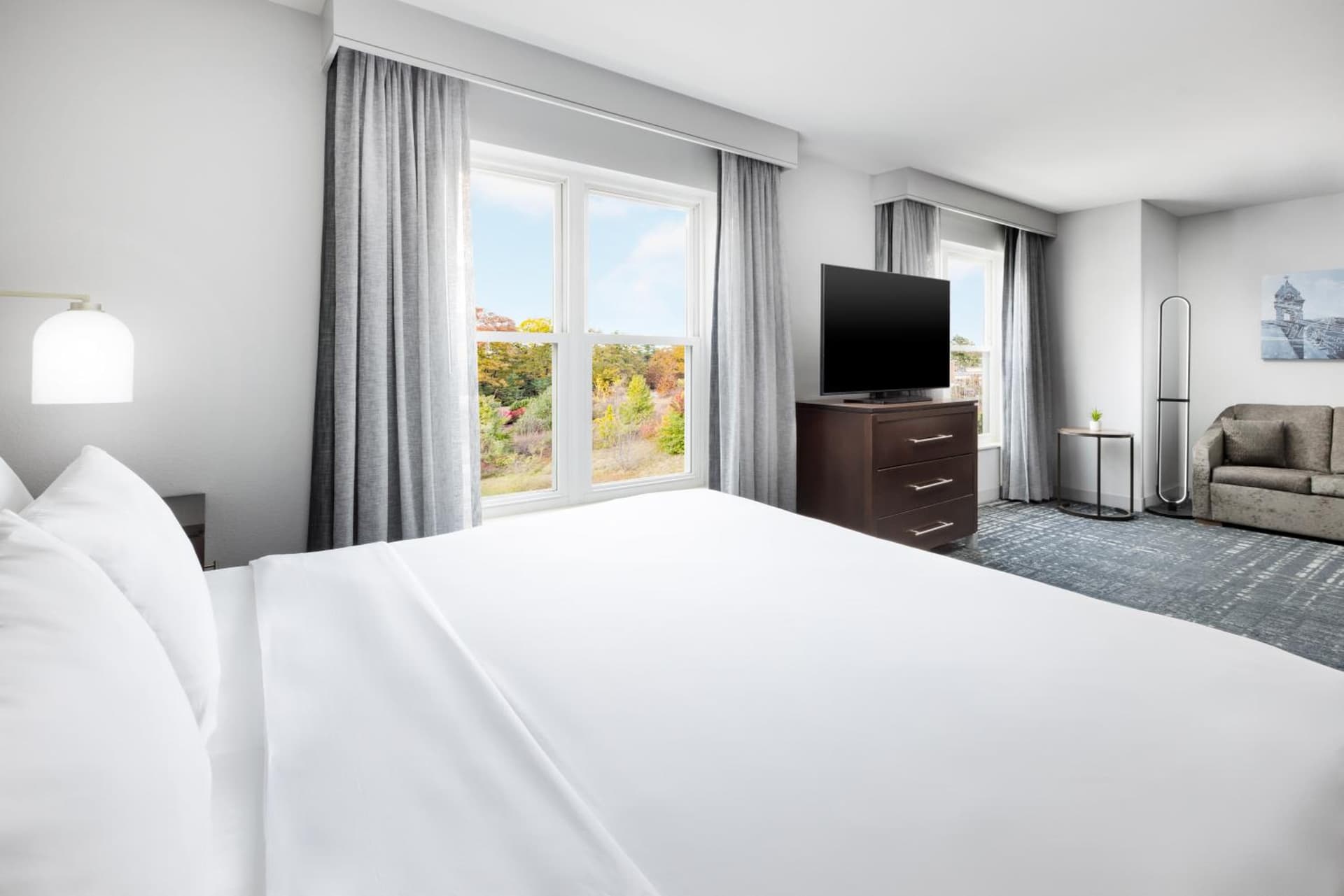 Homewood Suites by Hilton Manchester/Airport gallery photo in Manchester, NH — image 9