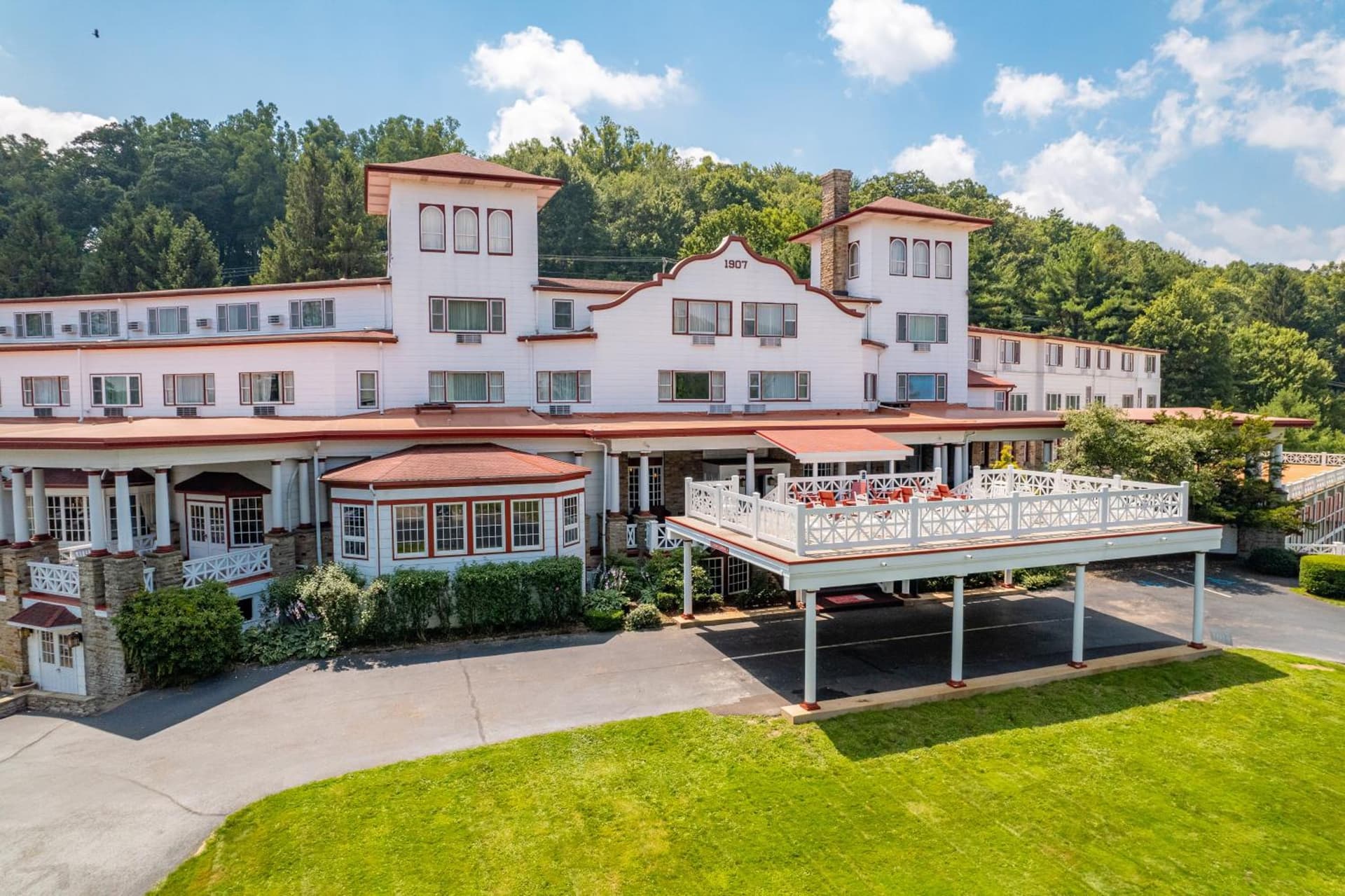 Historic Summit Inn — hotel in Farmington, Pennsylvania