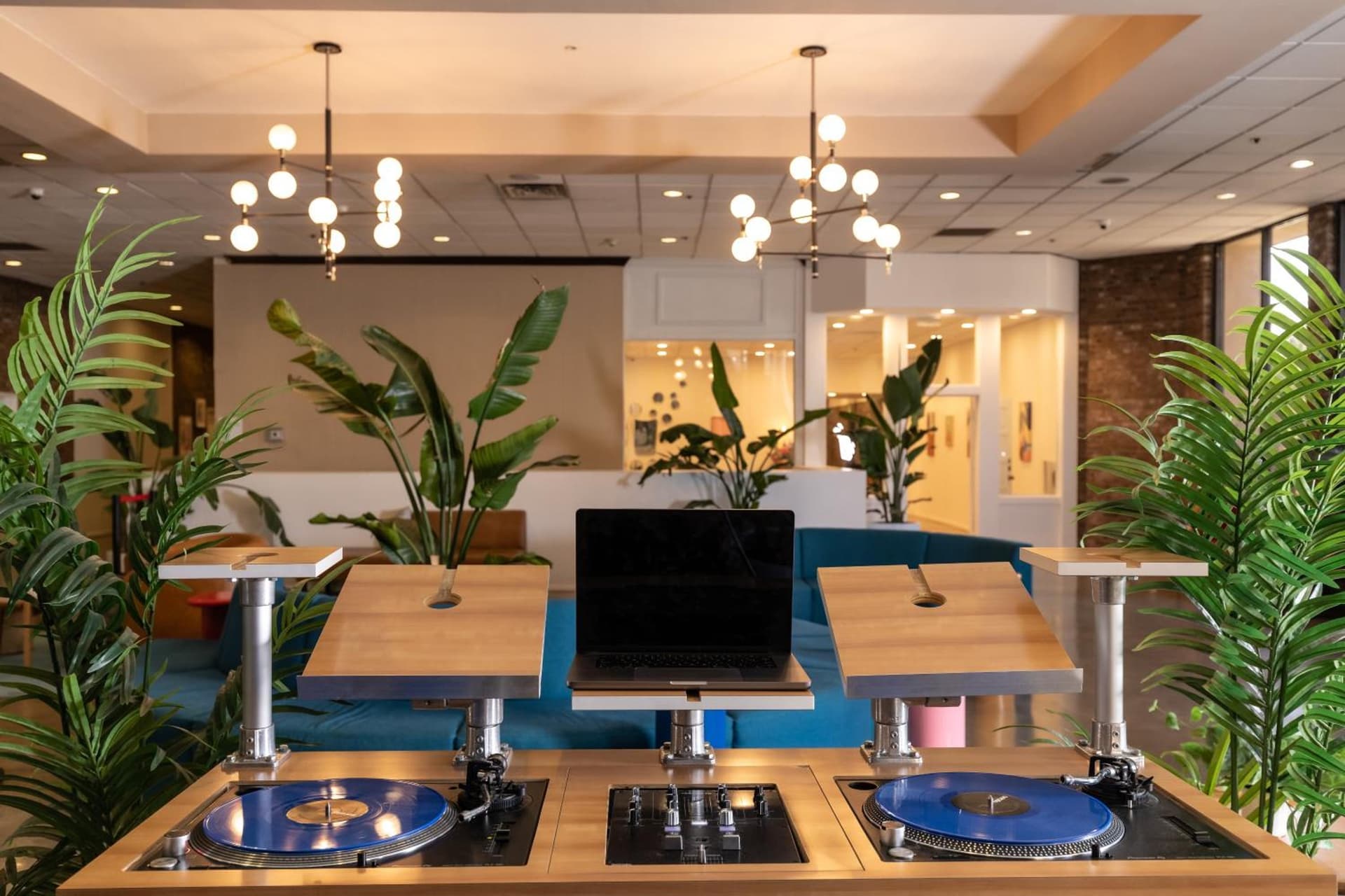 Hotel Burbank gallery photo in Burbank, CA — image 7