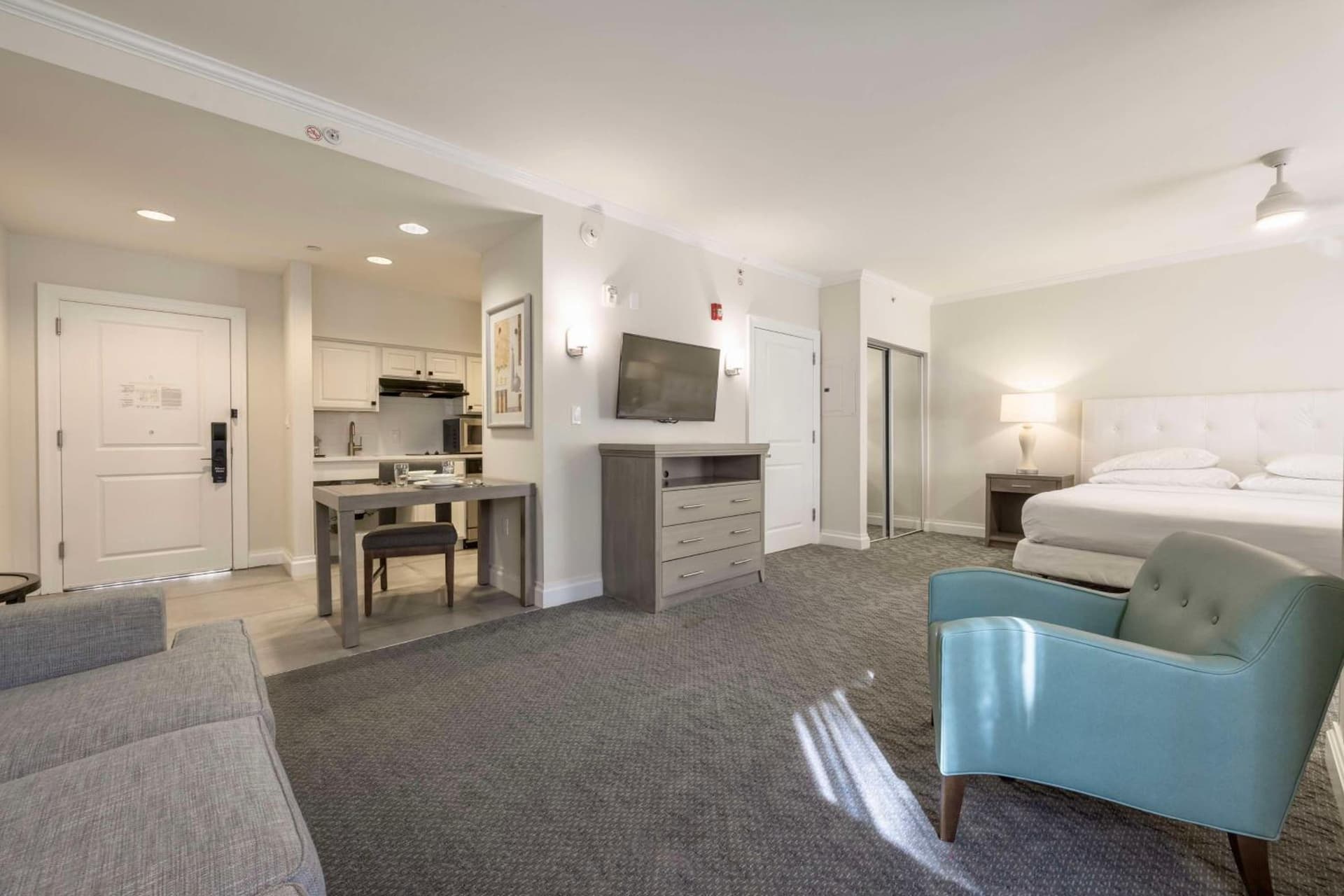Homewood Suites by Hilton Palm Beach Gardens gallery photo in Palm Beach Gardens, FL — image 9