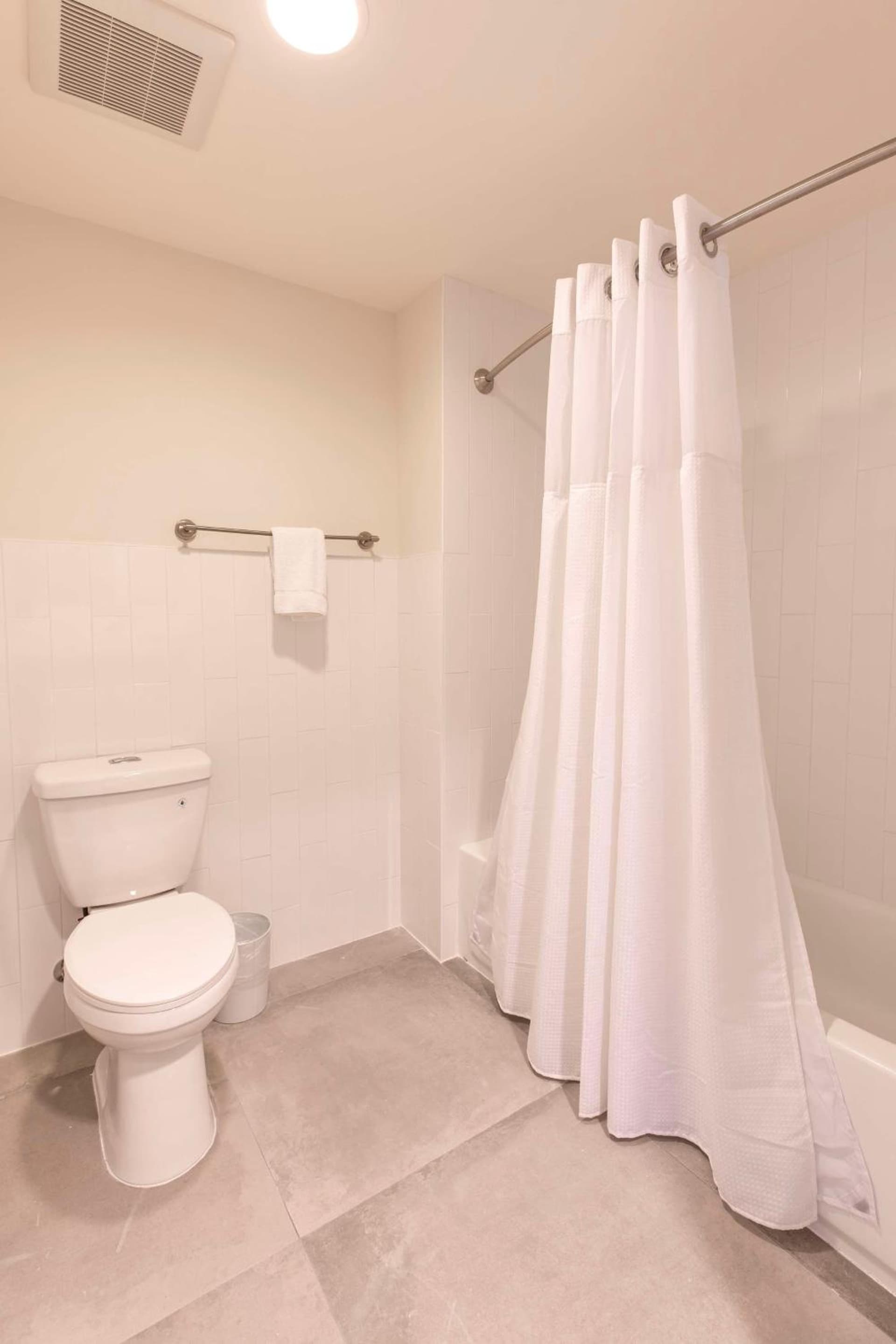 Homewood Suites by Hilton Palm Beach Gardens gallery photo in Palm Beach Gardens, FL — image 4