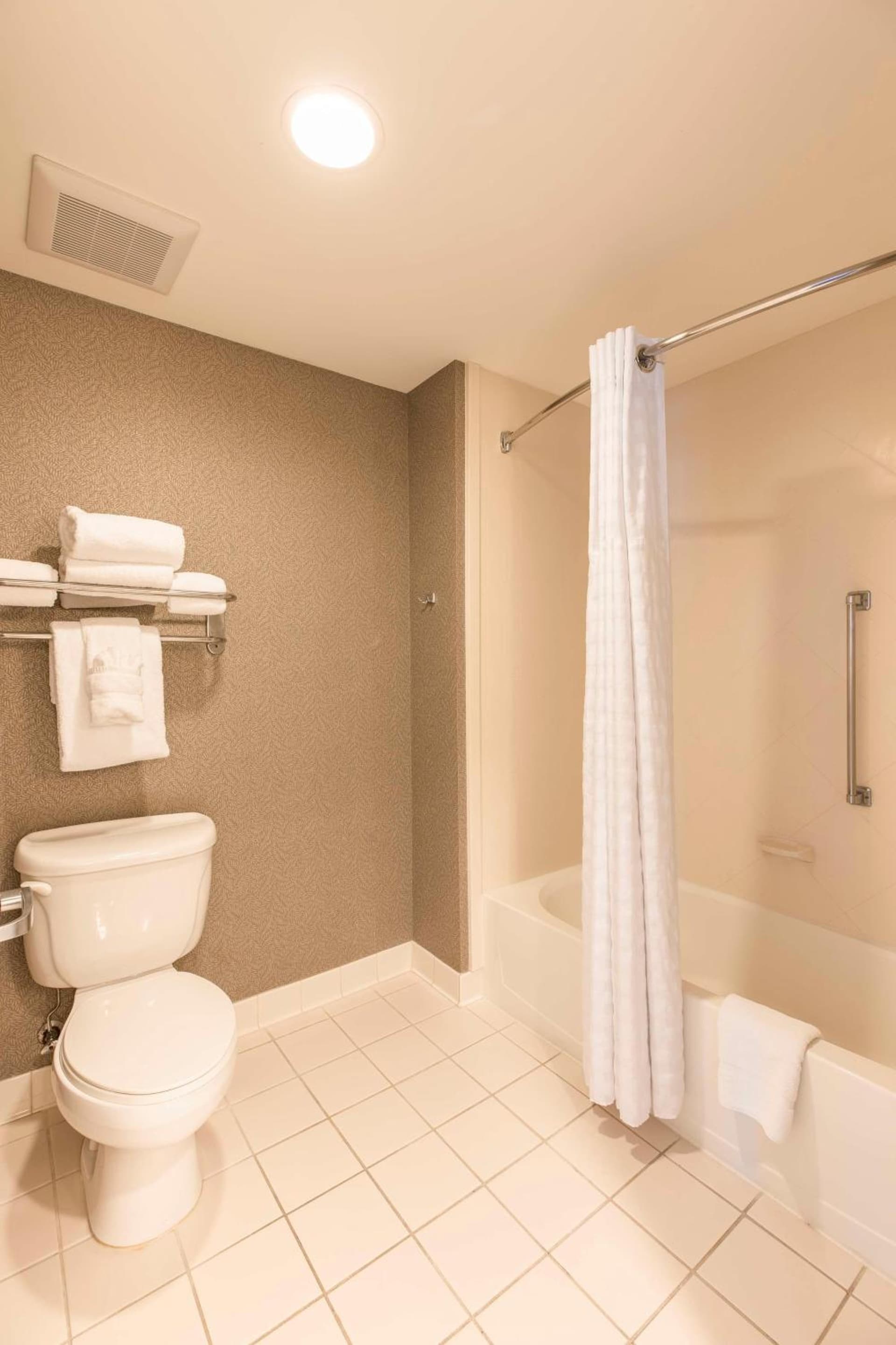 Homewood Suites by Hilton Palm Beach Gardens gallery photo in Palm Beach Gardens, FL — image 14