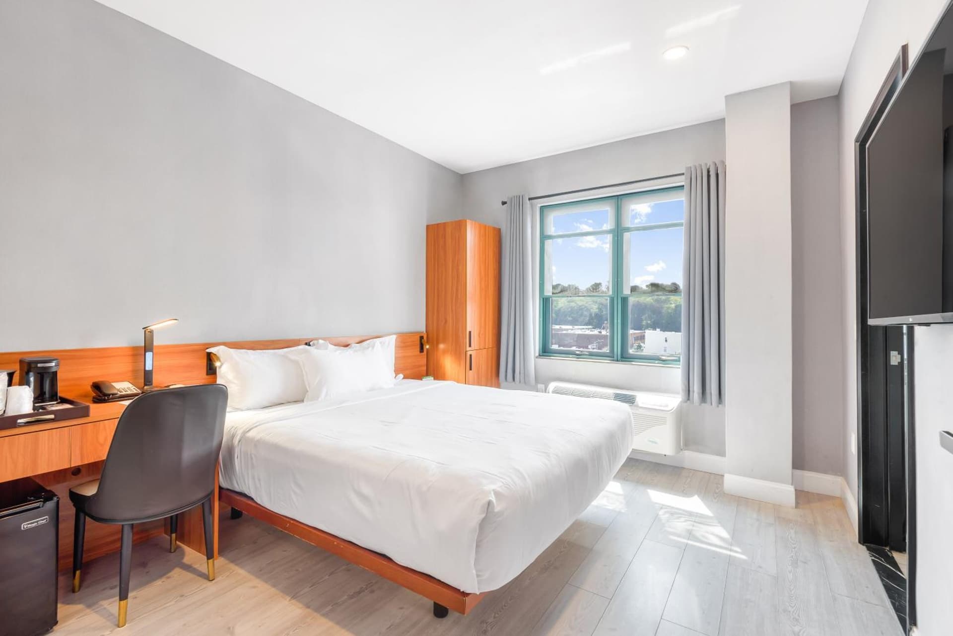 Liberty View Brooklyn Hotel interior in Brooklyn, NY — gallery photo 2