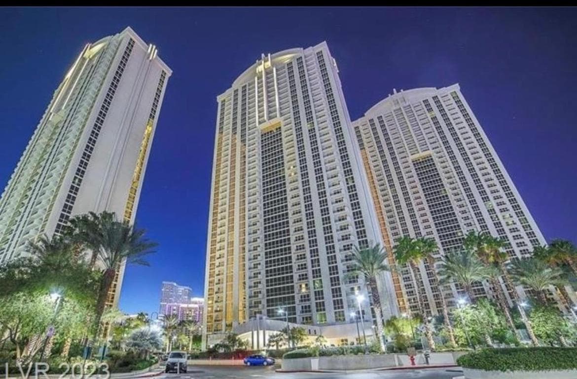 Luxe 1br 2bth Suite MGM Signature Balcony featured exterior or lobby in Las Vegas, NV — similar hotel