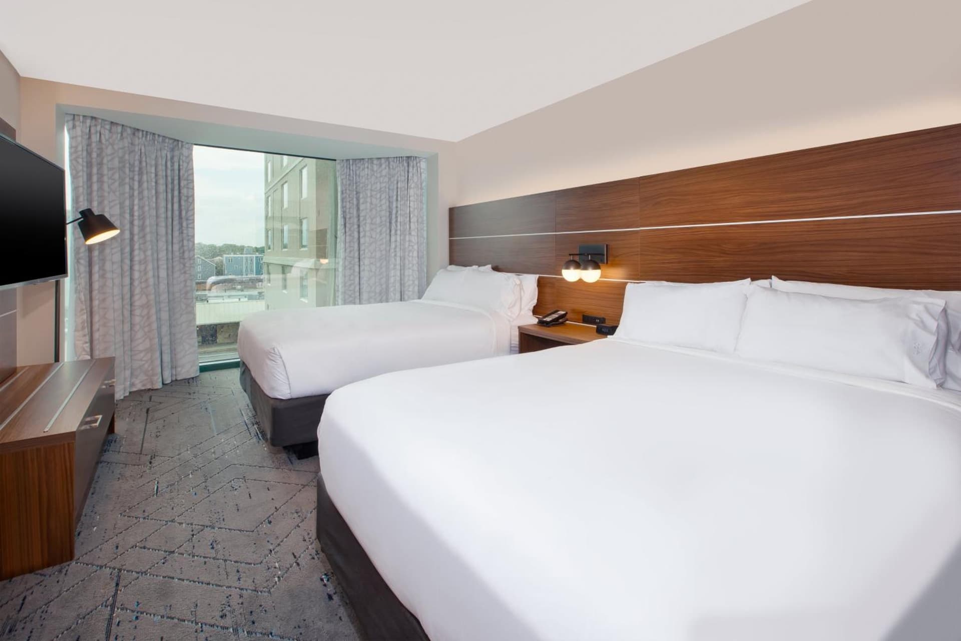 Holiday Inn Express & Suites VA Beach Oceanfront by IHG gallery photo in Virginia Beach, VA — image 9