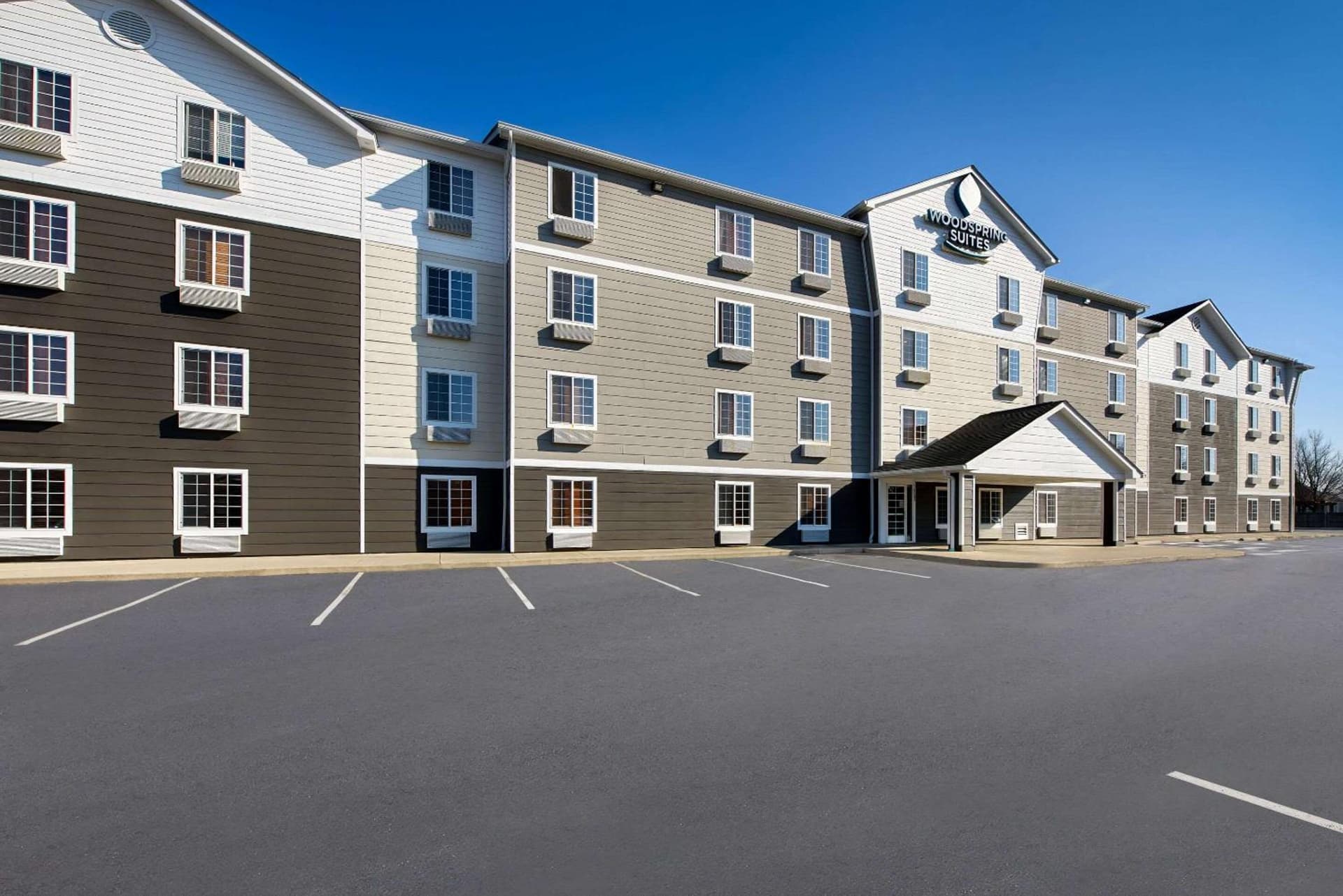 WoodSpring Suites Columbus Southeast property views in Groveport, OH — gallery photo 3