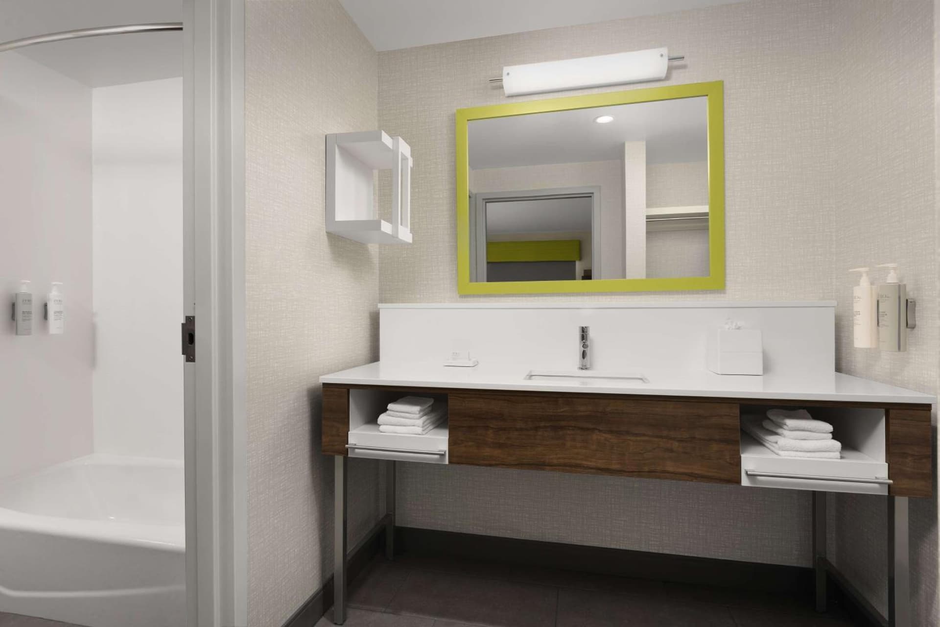 Hampton Inn & Suites Durham University Medical Center gallery photo in Durham, NC — image 16