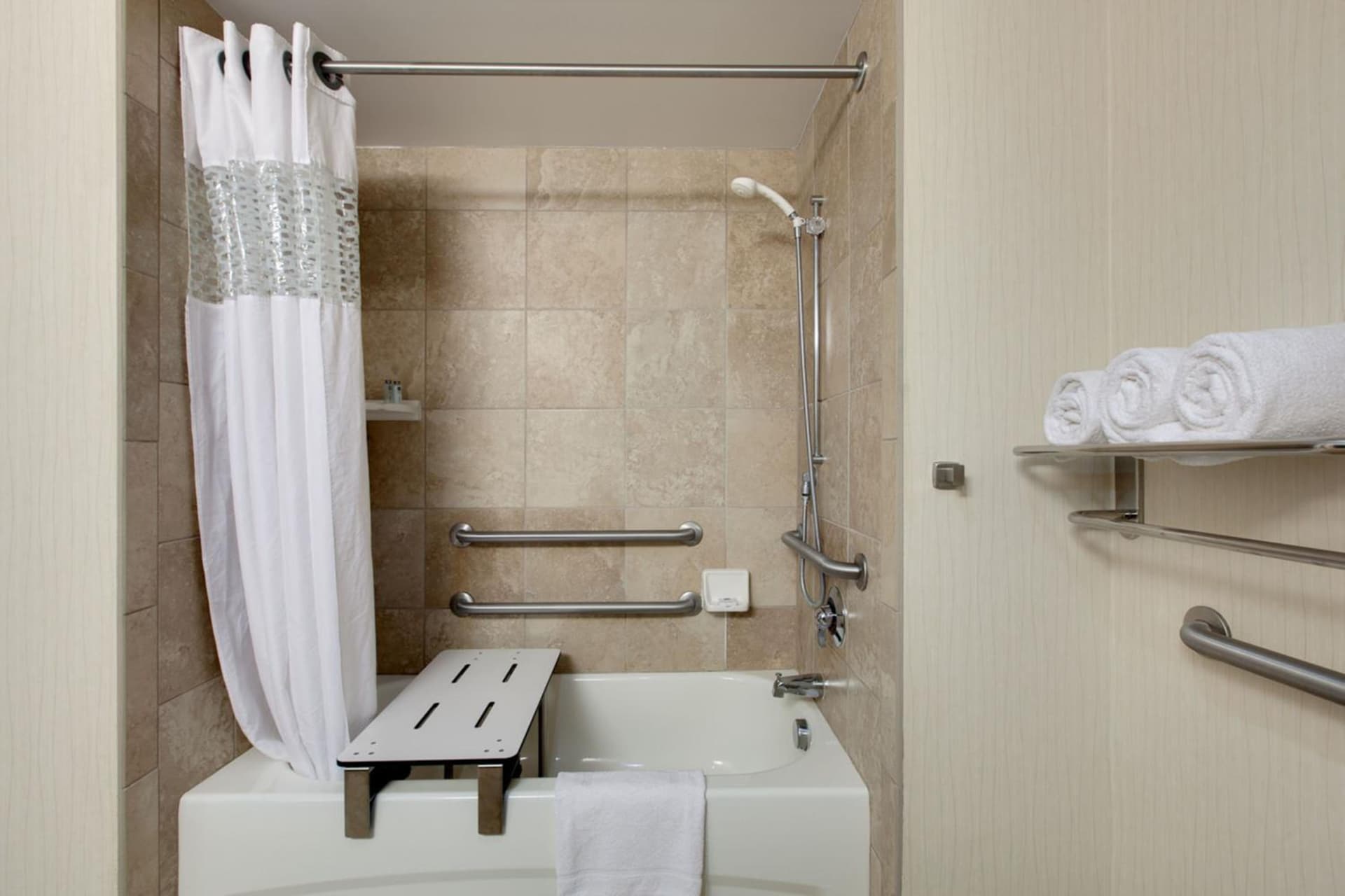 Hampton Inn & Suites Phoenix Glendale-Westgate gallery photo in Glendale, AZ — image 13