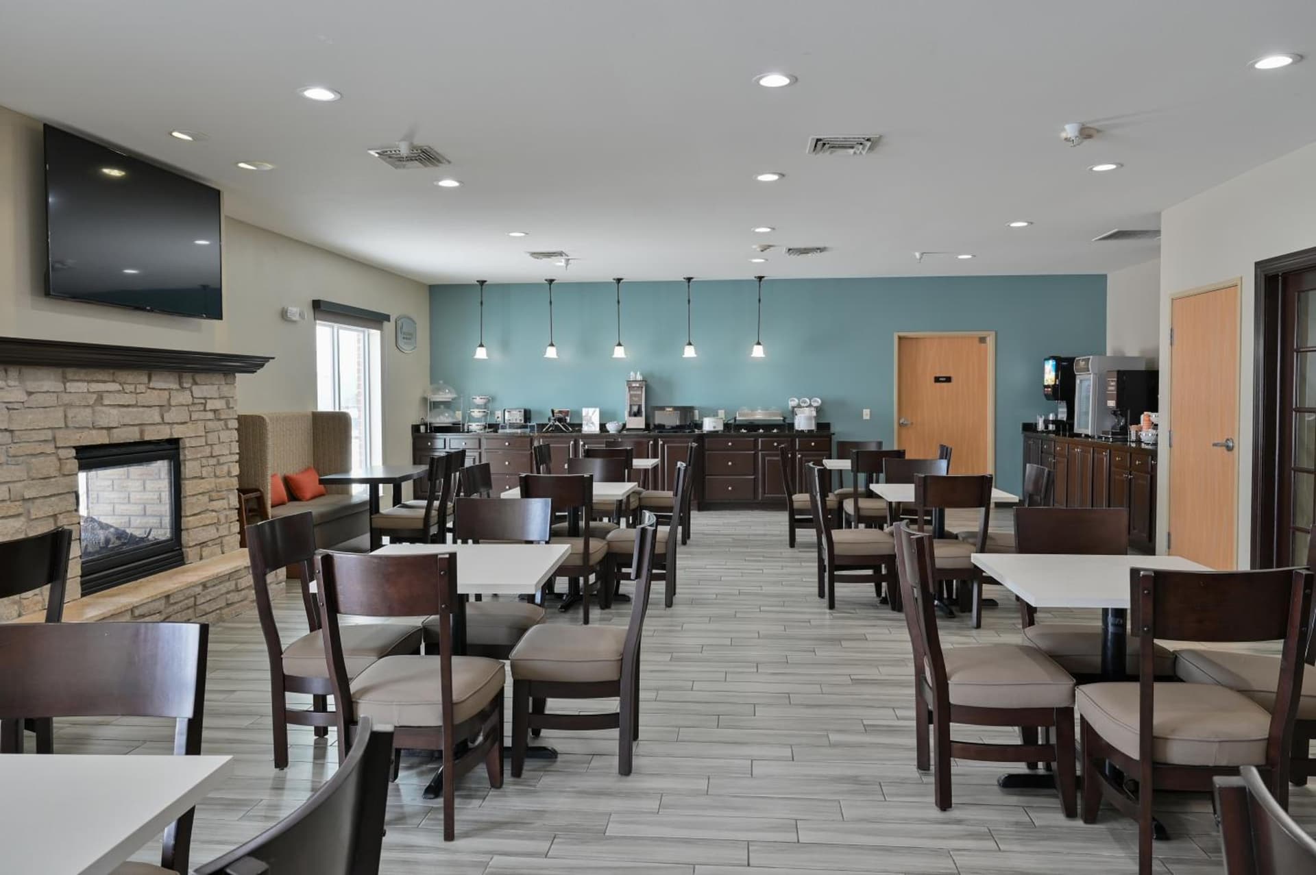 Sleep Inn & Suites Washington near Peoria gallery photo in Washington, IL — image 47