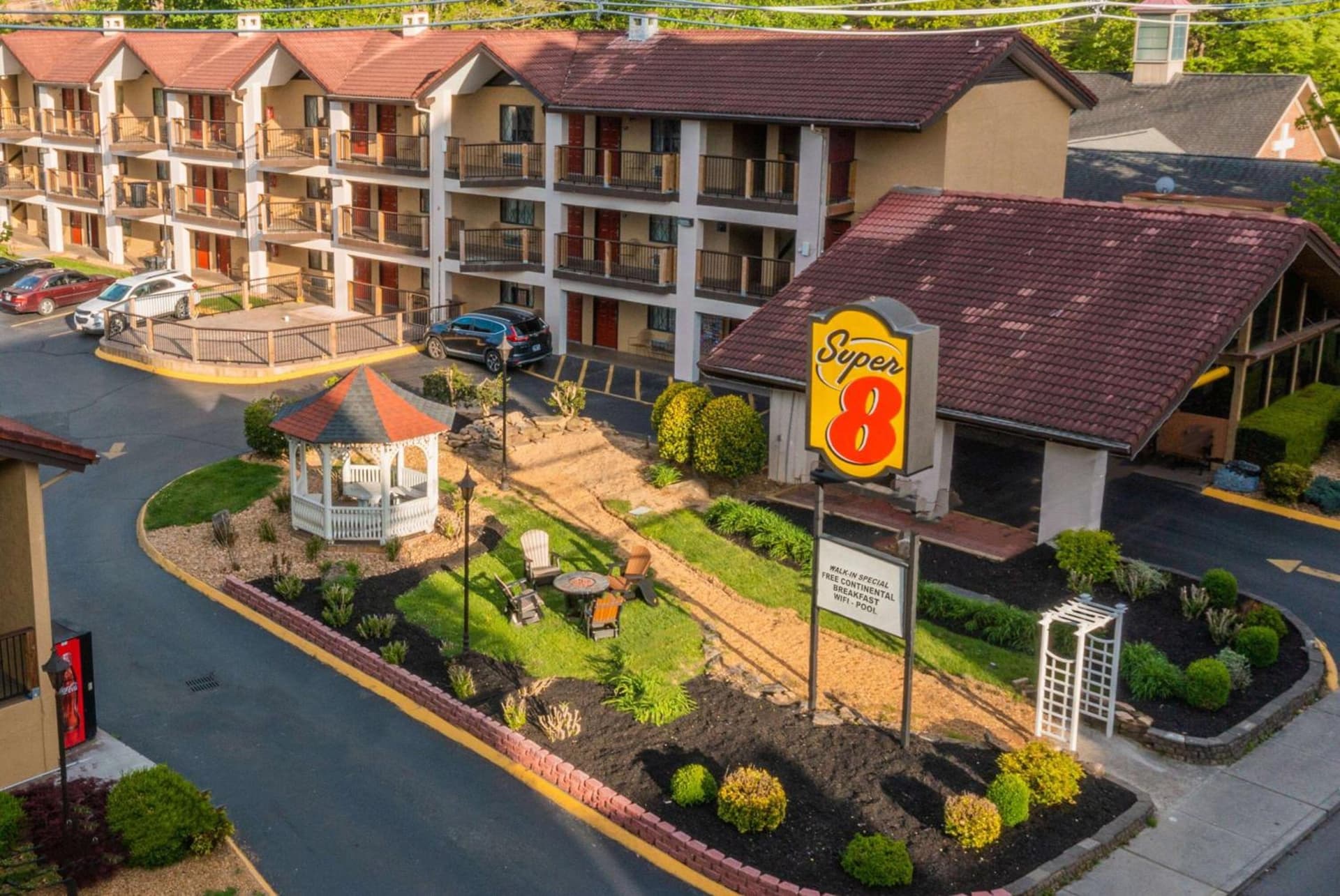 Super 8 by Wyndham Downtown Gatlinburg at Convention Center interior in Gatlinburg, TN — gallery photo 2