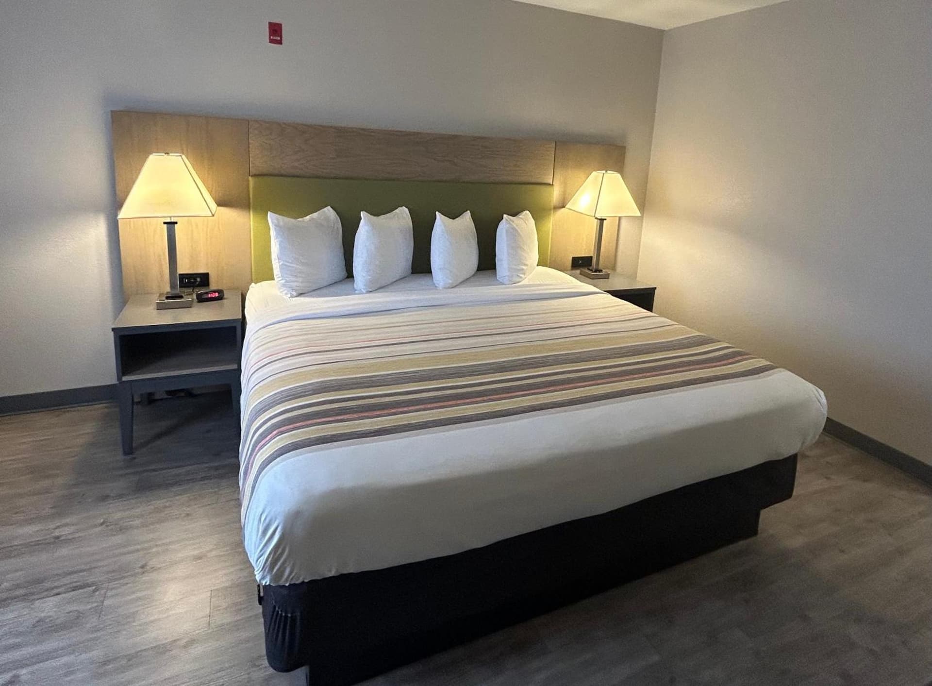 Country Inn & Suites by Radisson, Grand Rapids Airport, MI gallery photo in Grand Rapids, MI — image 48