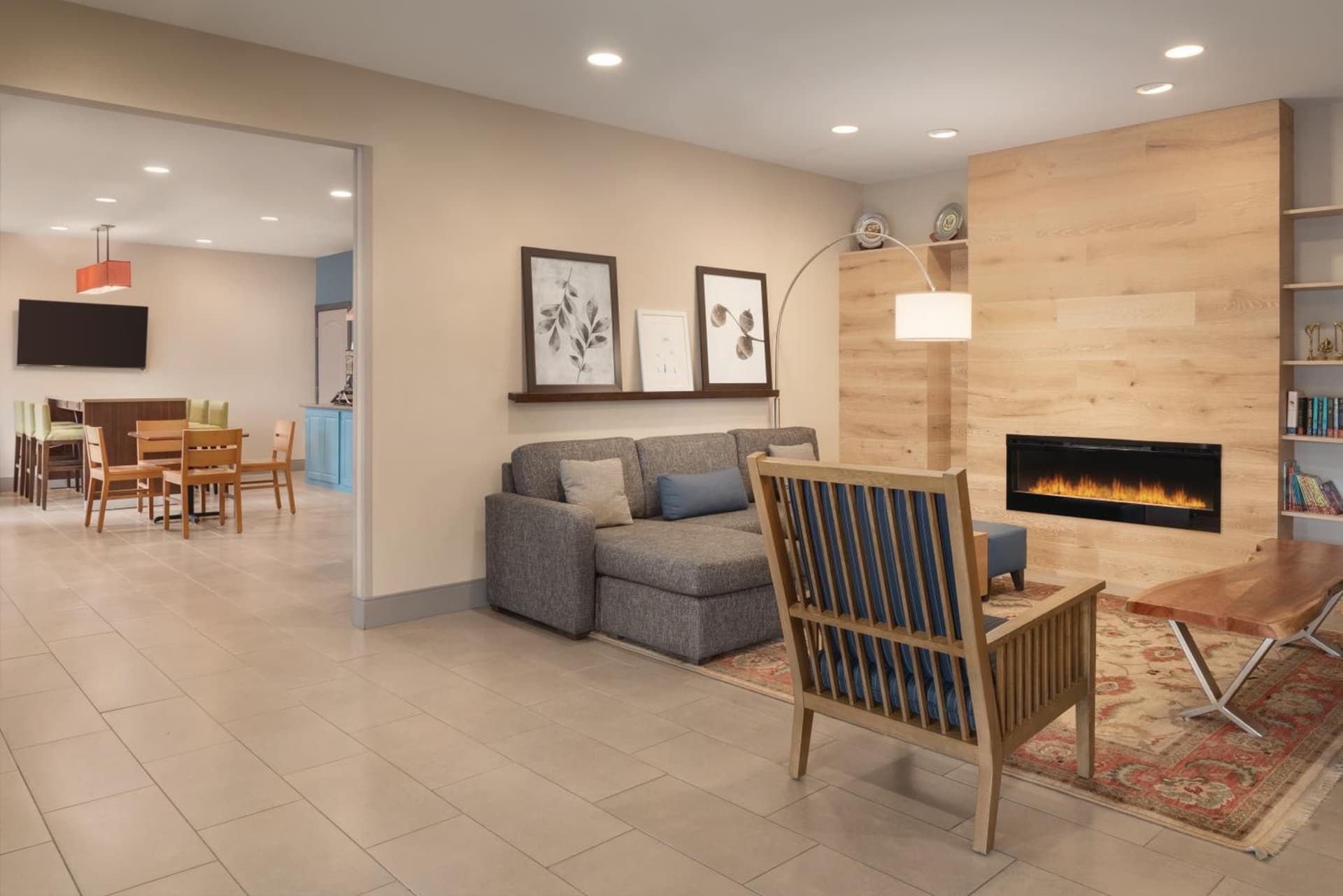 Country Inn & Suites by Radisson, Valparaiso, IN interior in Valparaiso, IN — gallery photo 2