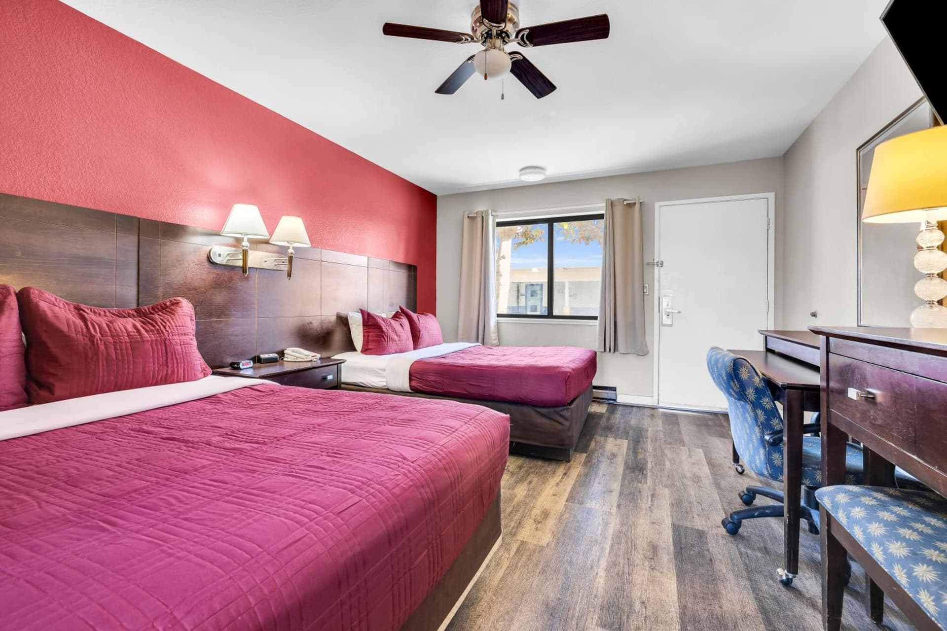 Bay Breeze Inn interior in Seaside, CA — gallery photo 2