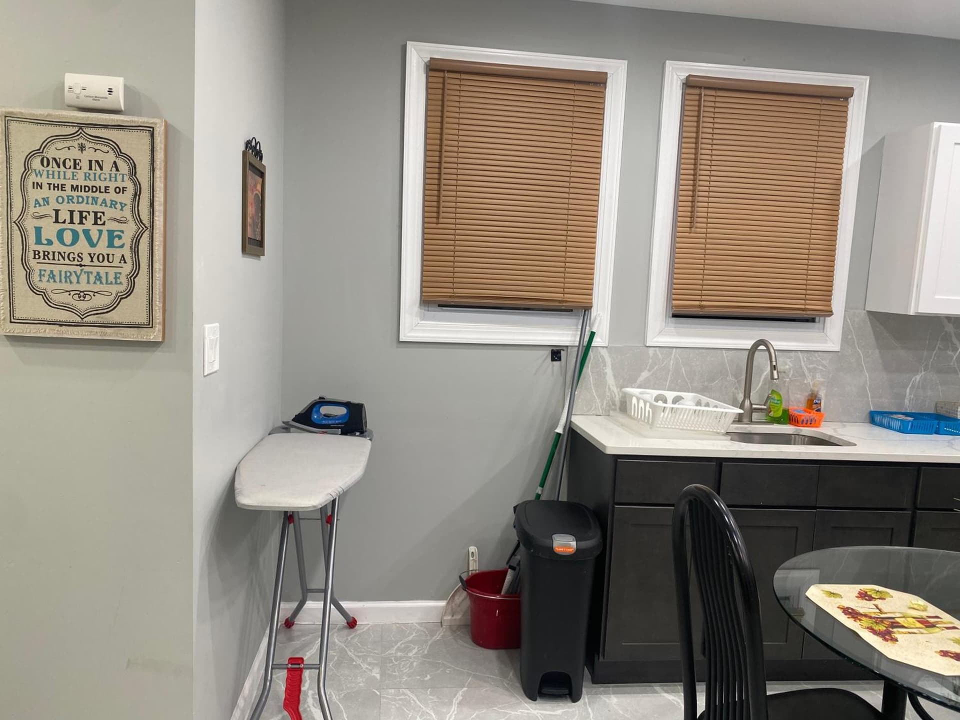 Cozy Getaway Room property views in Newark, NJ — gallery photo 3