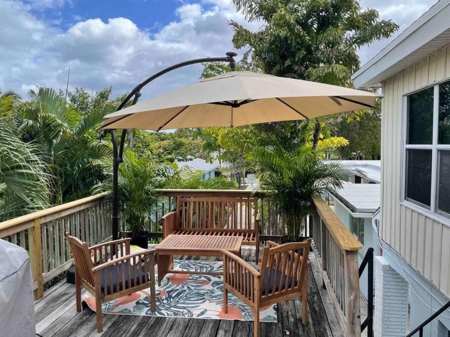 New Studio Apartment w Kitchen - A interior in West Palm Beach, FL — gallery photo 2