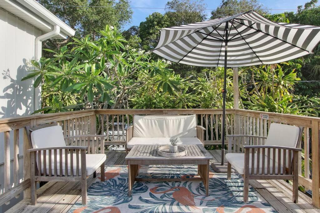 Cozy Studio Downtown WPB -Unit C featured exterior or lobby in West Palm Beach, FL — similar hotel