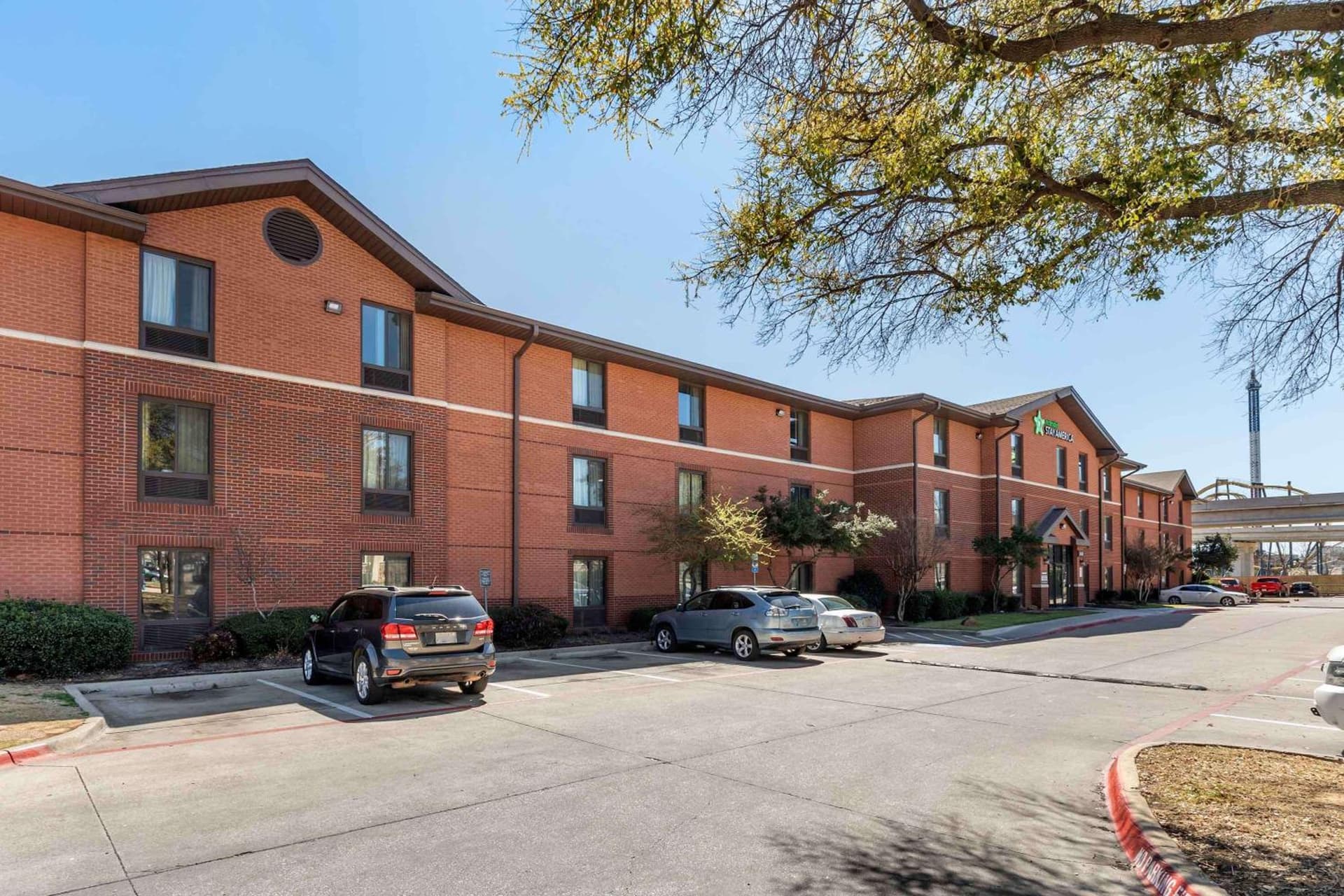 Extended Stay America Suites - Arlington - Six Flags interior in Arlington, TX — gallery photo 2