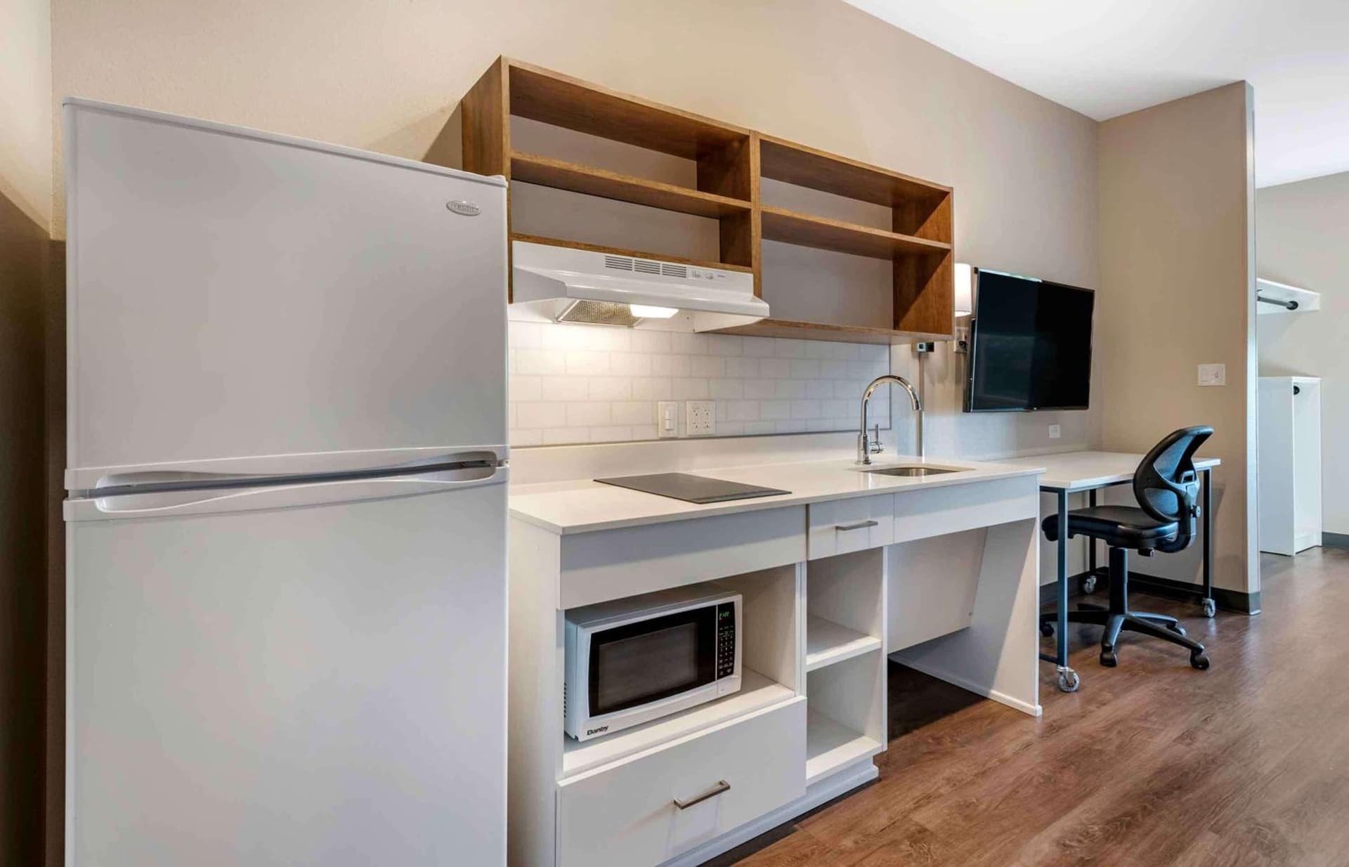 Extended Stay America Premier Suites - Fredericksburg interior in Fredericksburg, VA — gallery photo 2