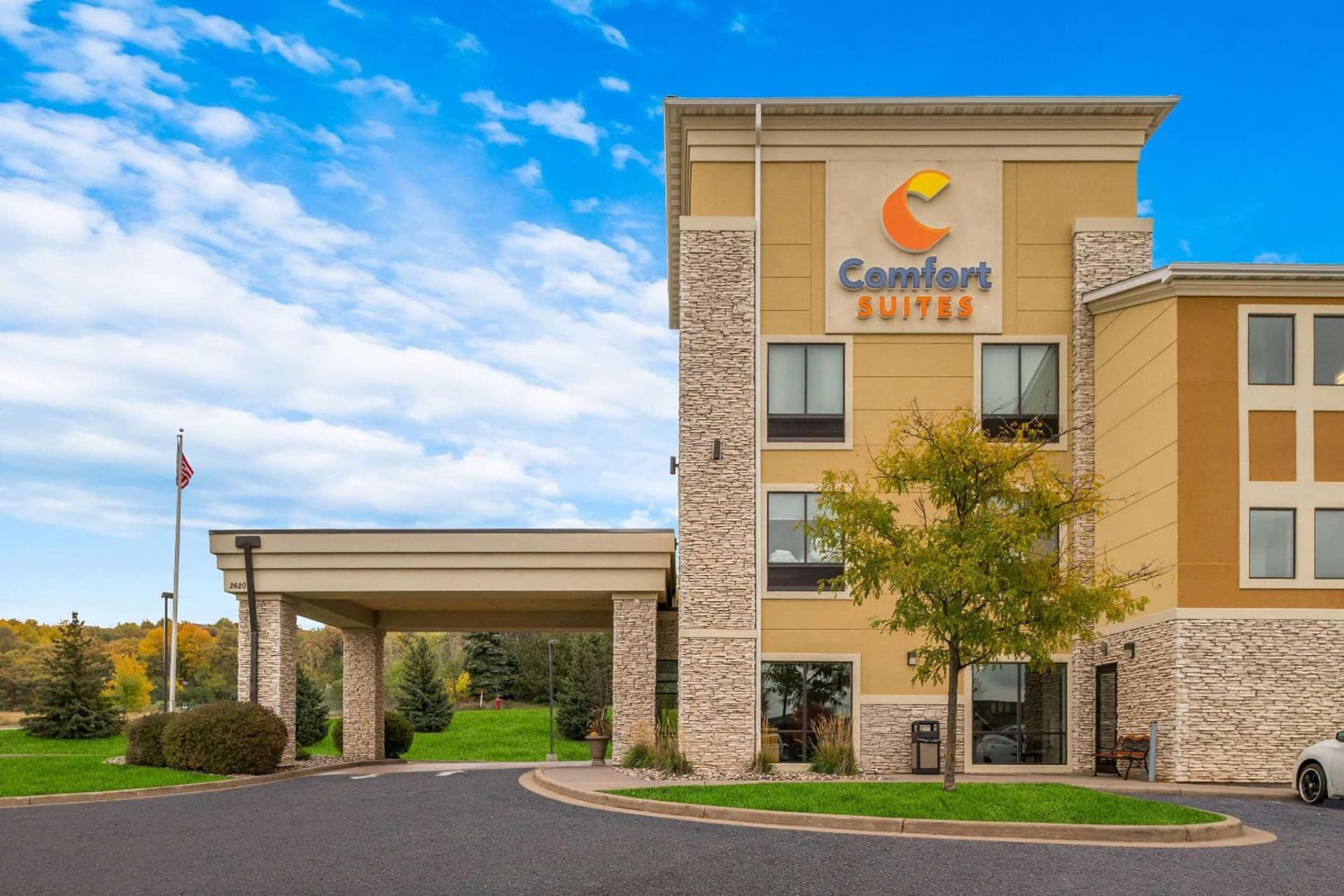 Comfort Suites Hudson I-94 featured exterior or lobby in Hudson, WI — similar hotel