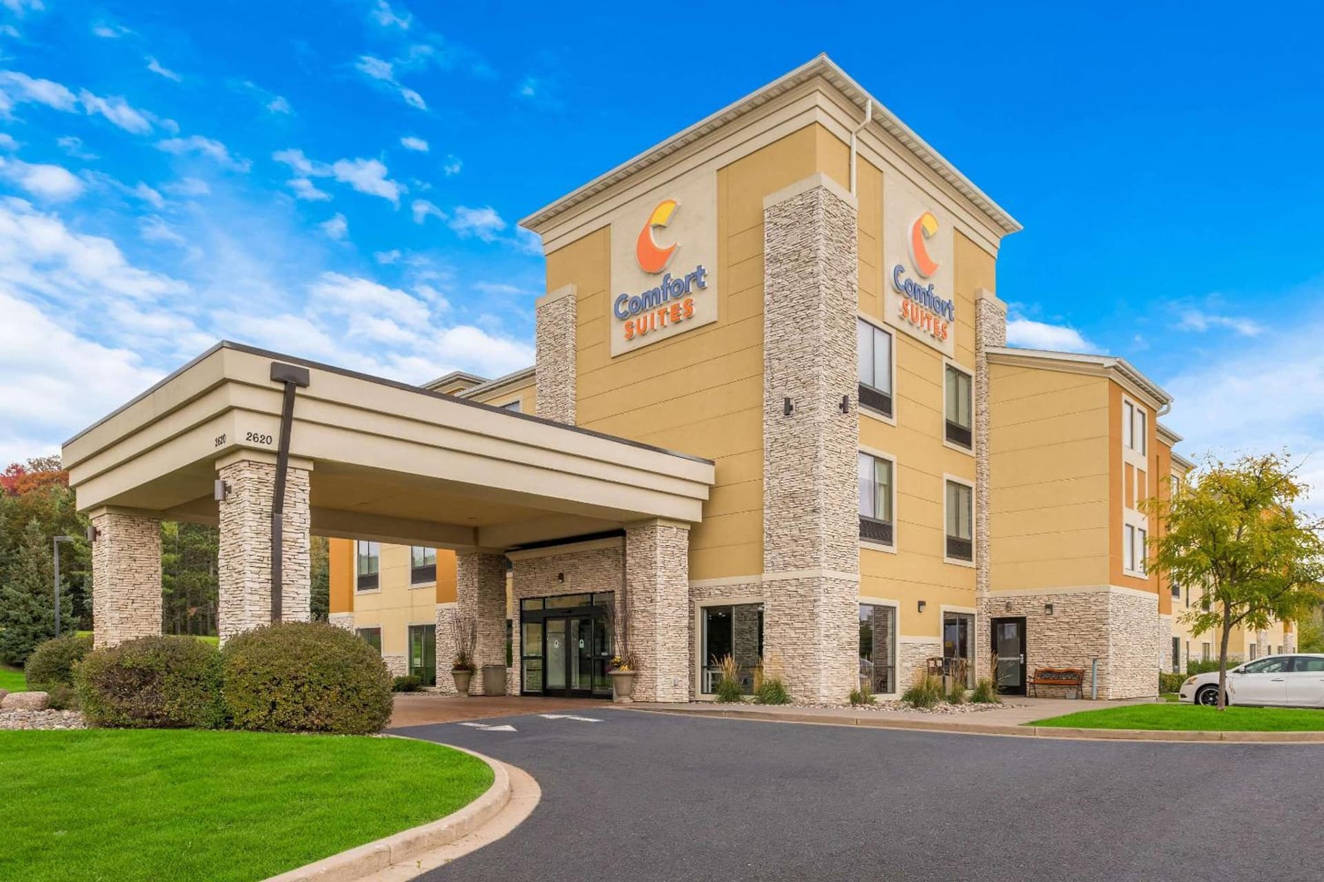 Comfort Suites Hudson I-94 property views in Hudson, WI — gallery photo 3