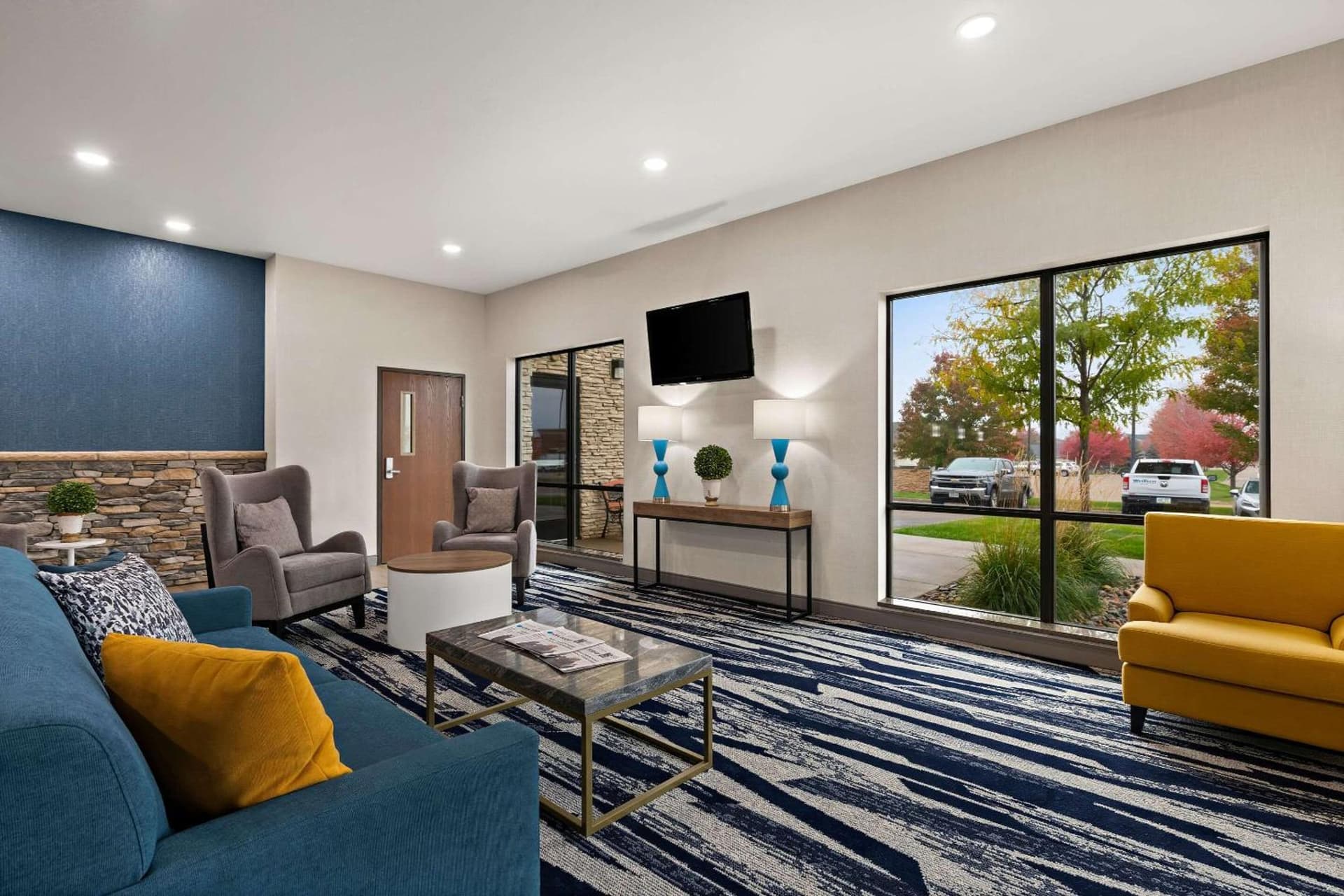 Comfort Suites Hudson I-94 gallery photo in Hudson, WI — image 30