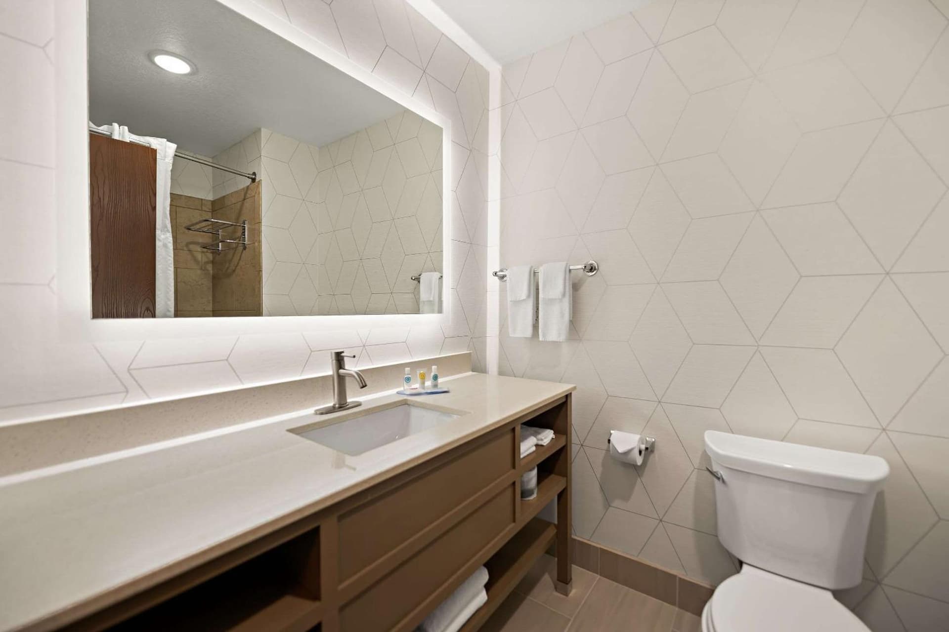 Comfort Suites Hudson I-94 gallery photo in Hudson, WI — image 26