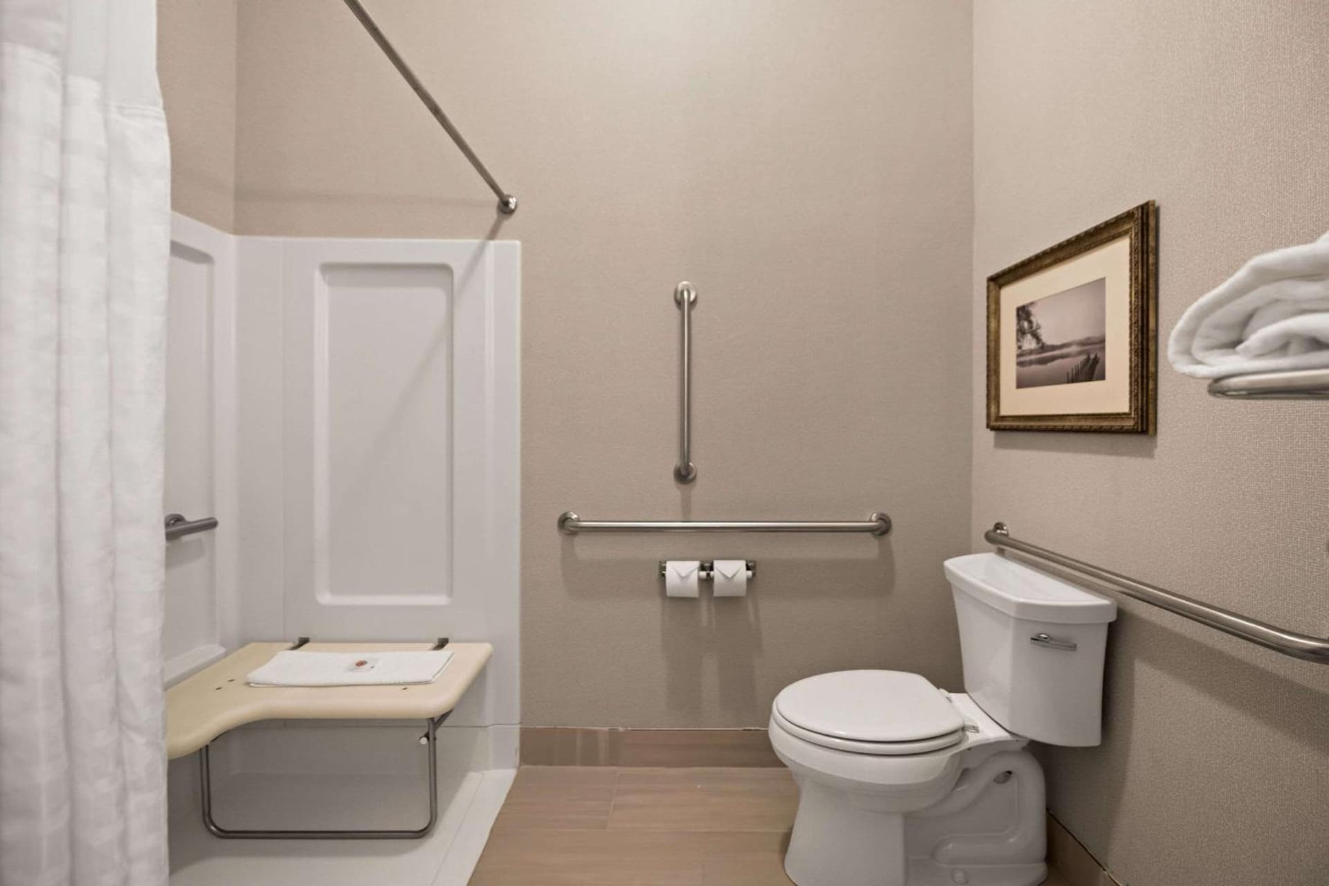 Comfort Suites Hudson I-94 gallery photo in Hudson, WI — image 19
